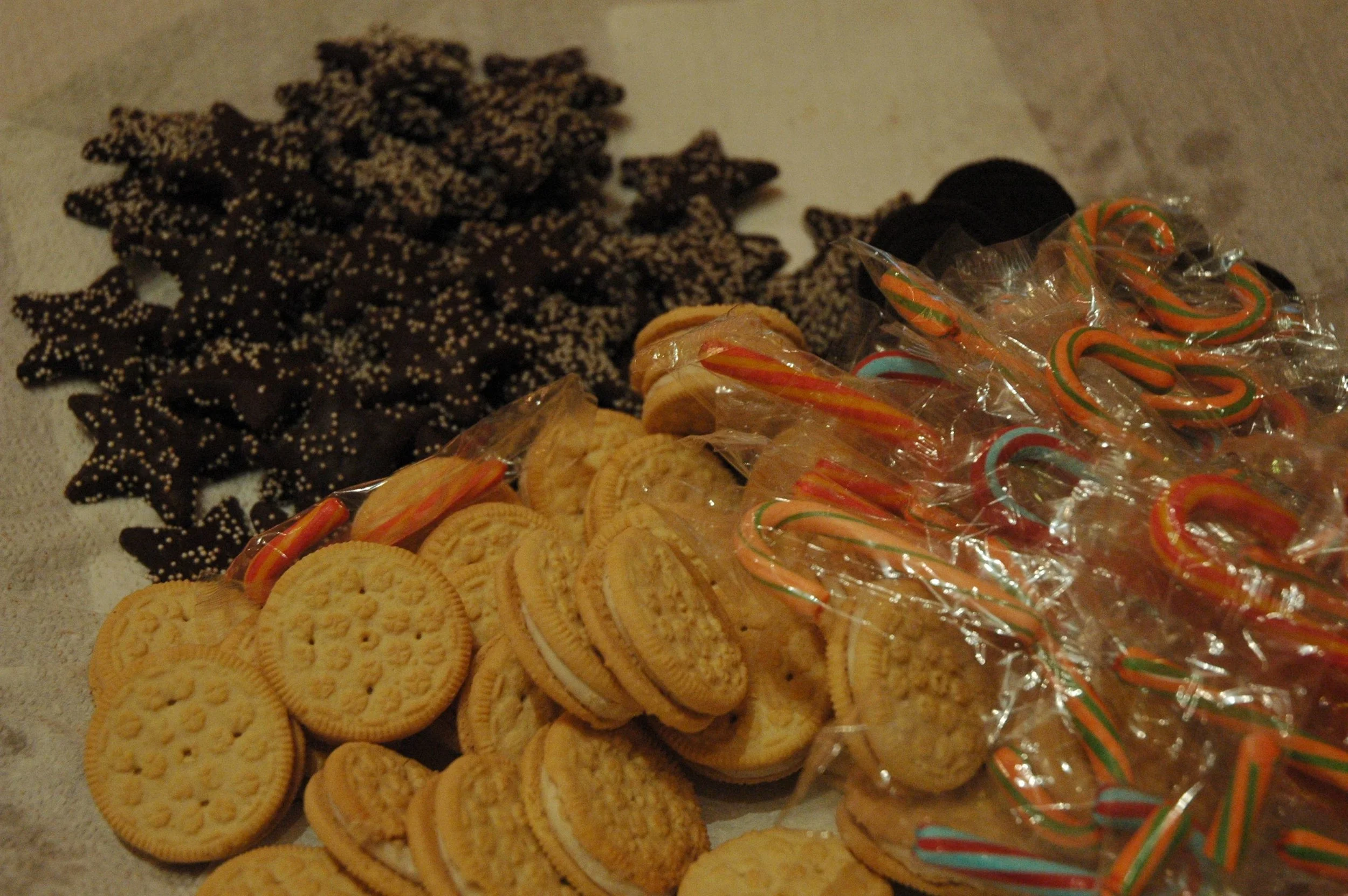 secret-santa-shop-snacks-4.jpg