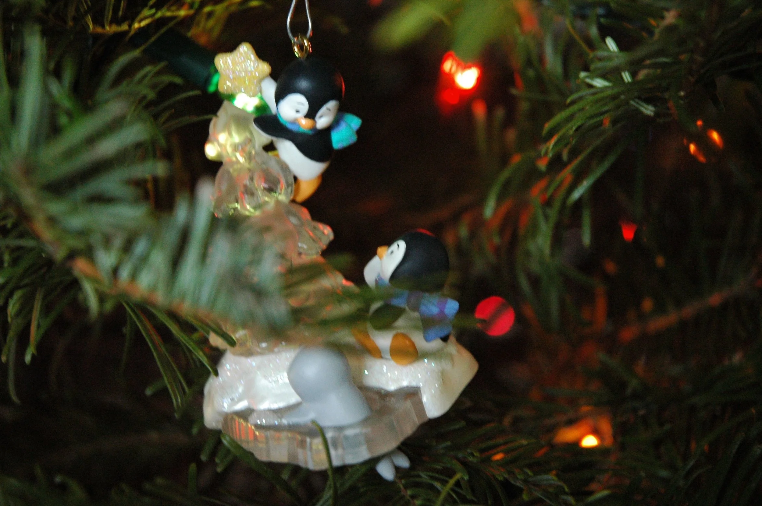 christmas-ornament-hallmark-penguin.jpg