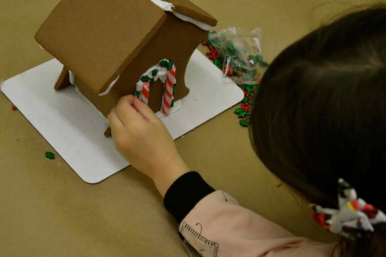 gingerbread-house-2.jpg