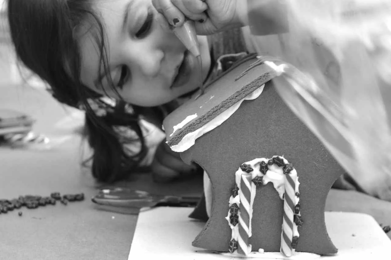 gingerbread-house-7.jpg