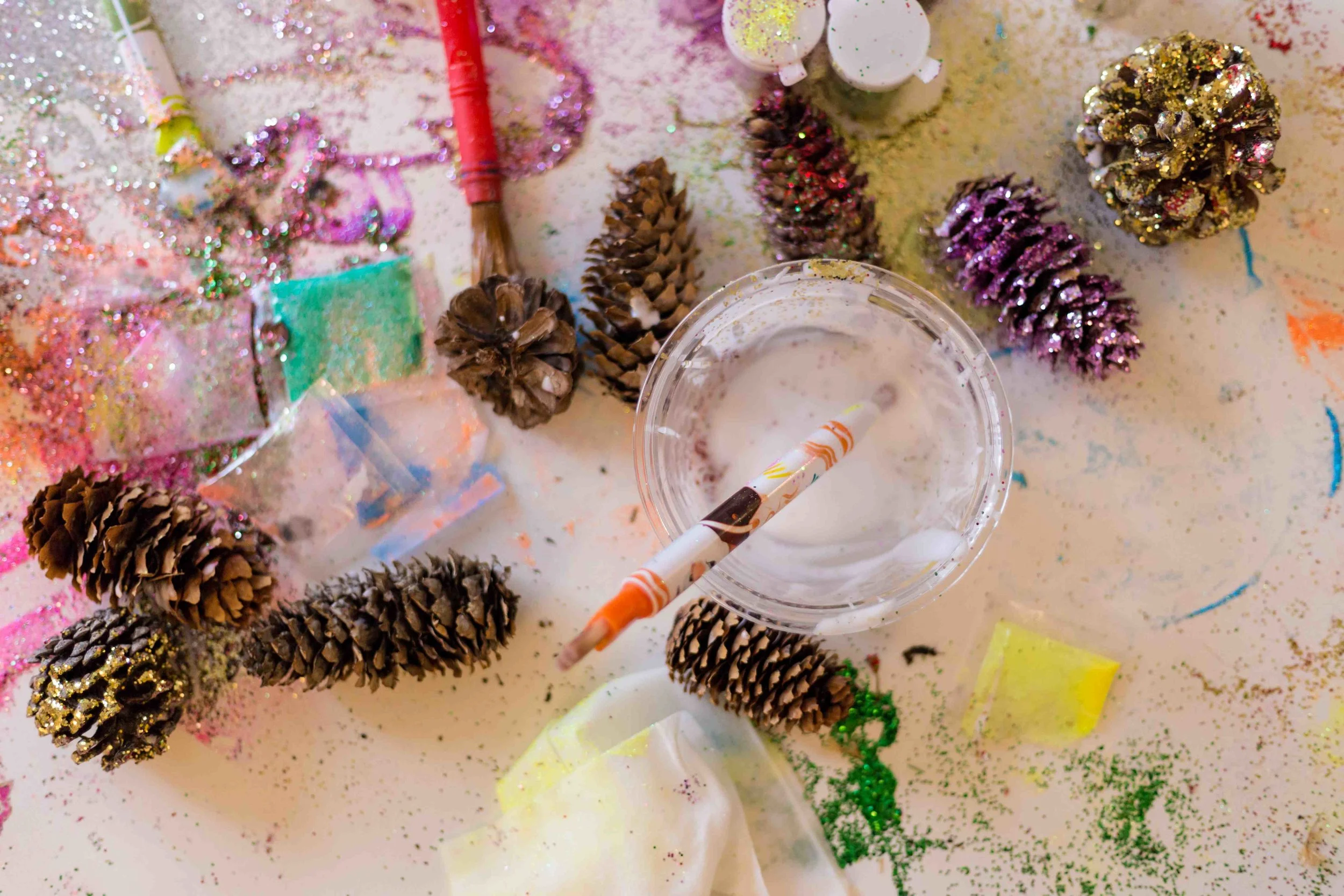 glitter-pinecones-10.jpg
