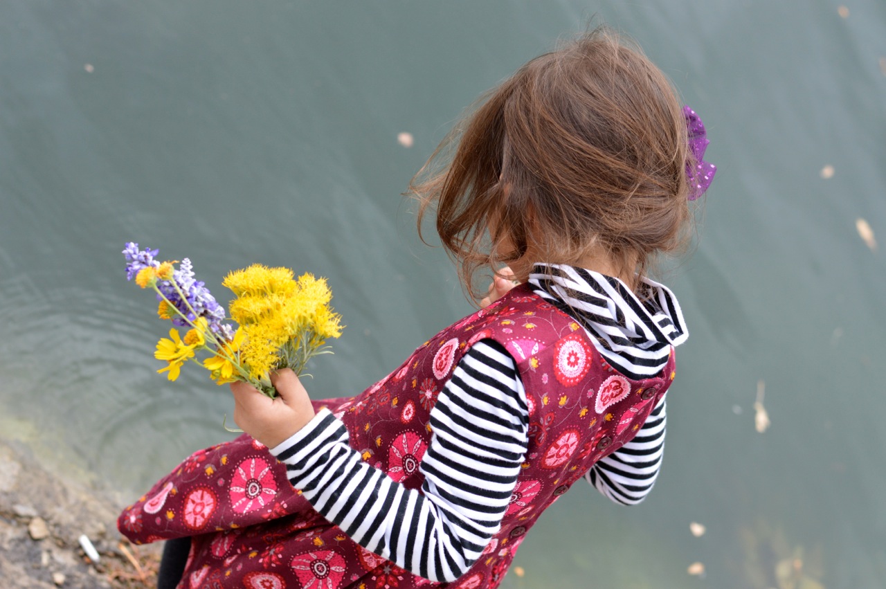 Nature-Walk-with-Toddlers-in-Colorado-71.jpg