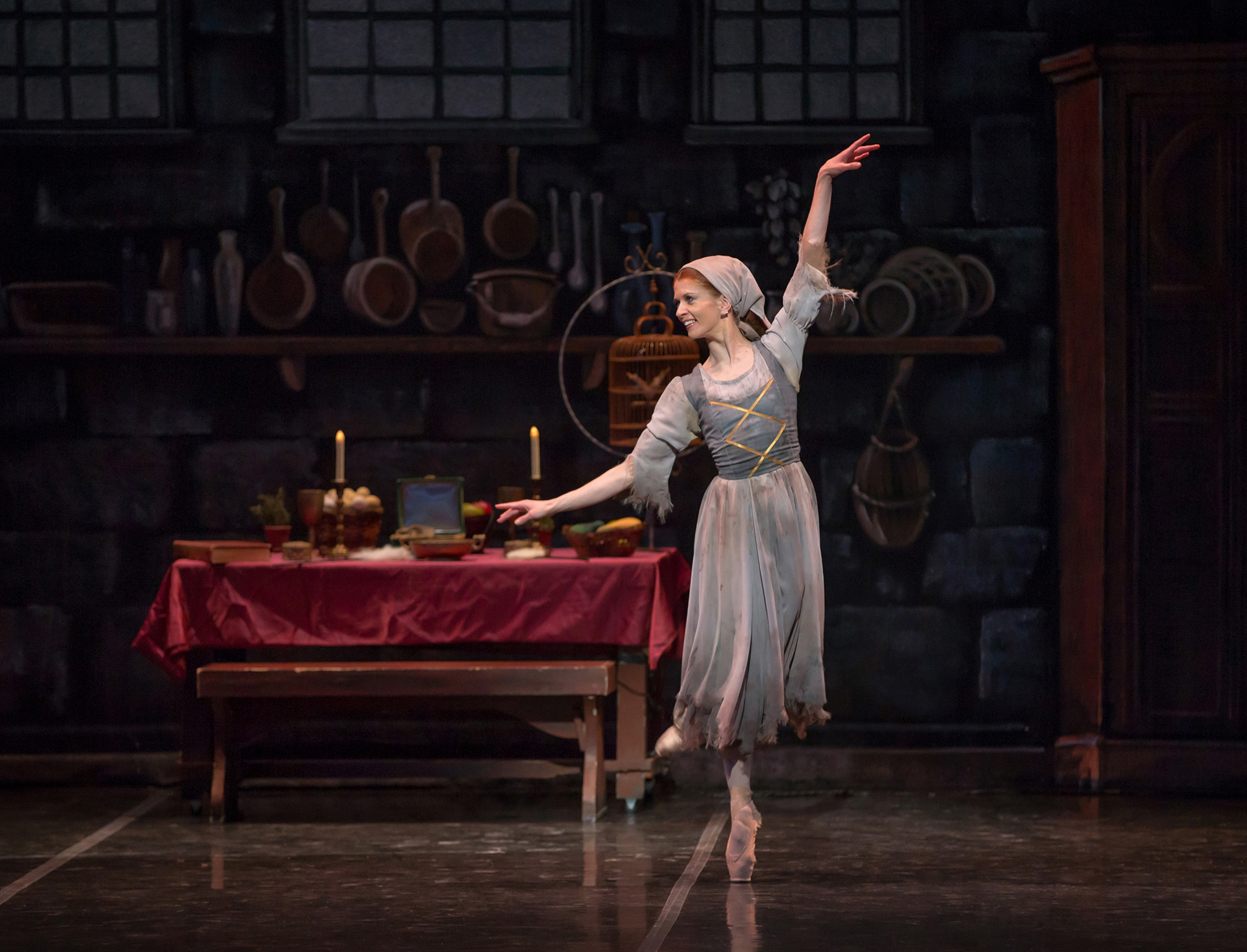 Maria-Mosina-in-Cinderella-photo-by-Mike-Watson.jpg