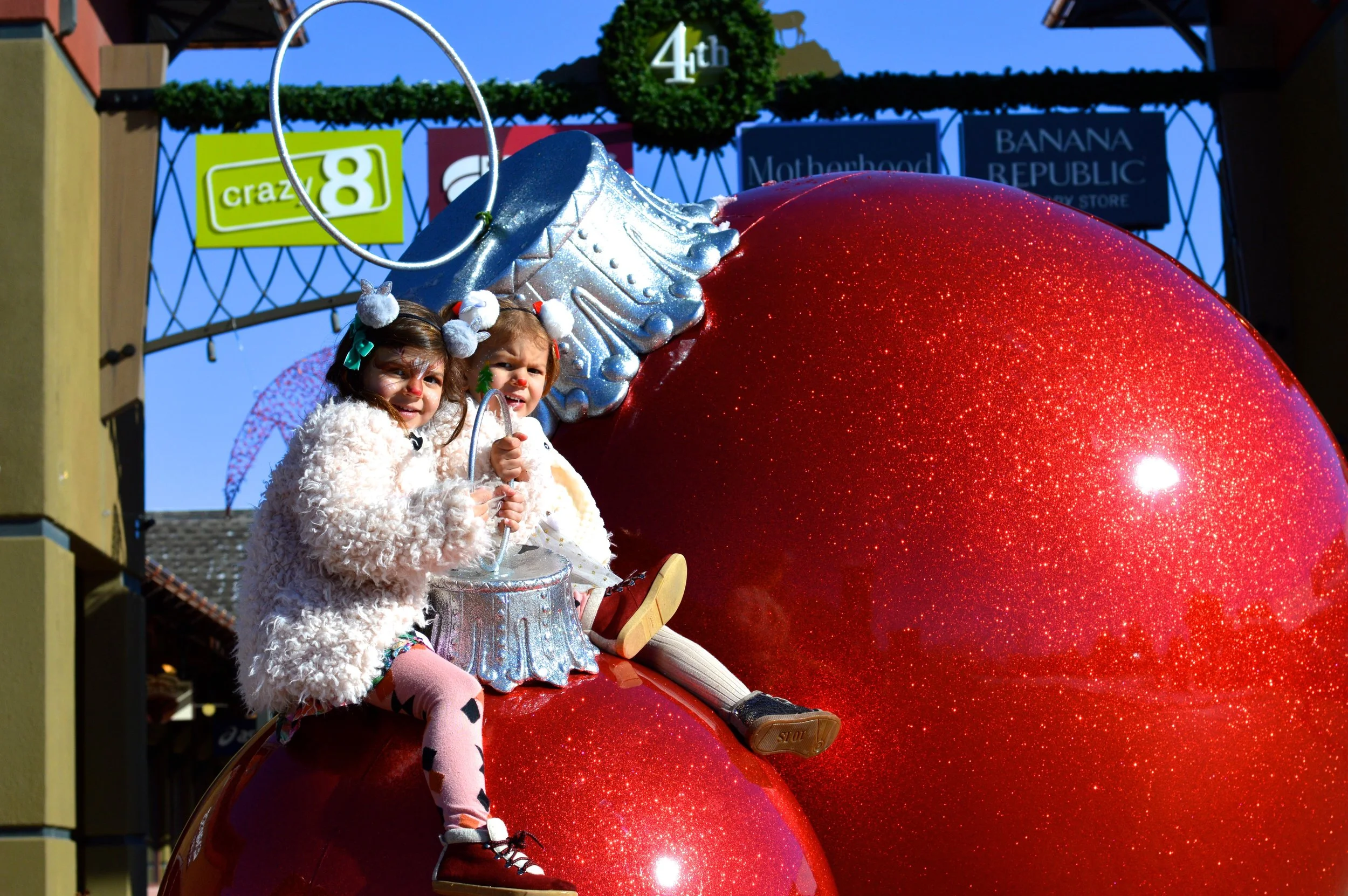 Castle Rock Outlets Santa 37.jpg
