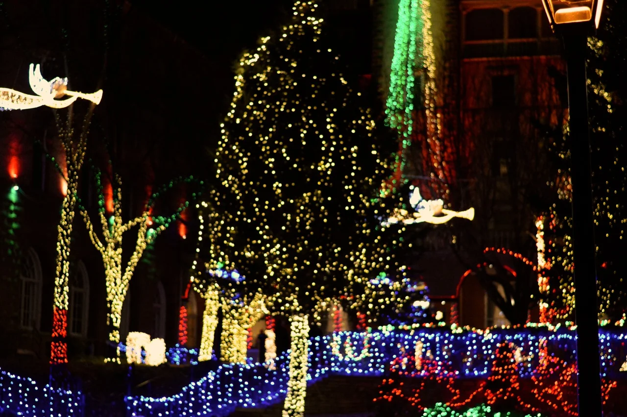 Colorado Hotel Glenwood Springs at Christmastime 31.jpg