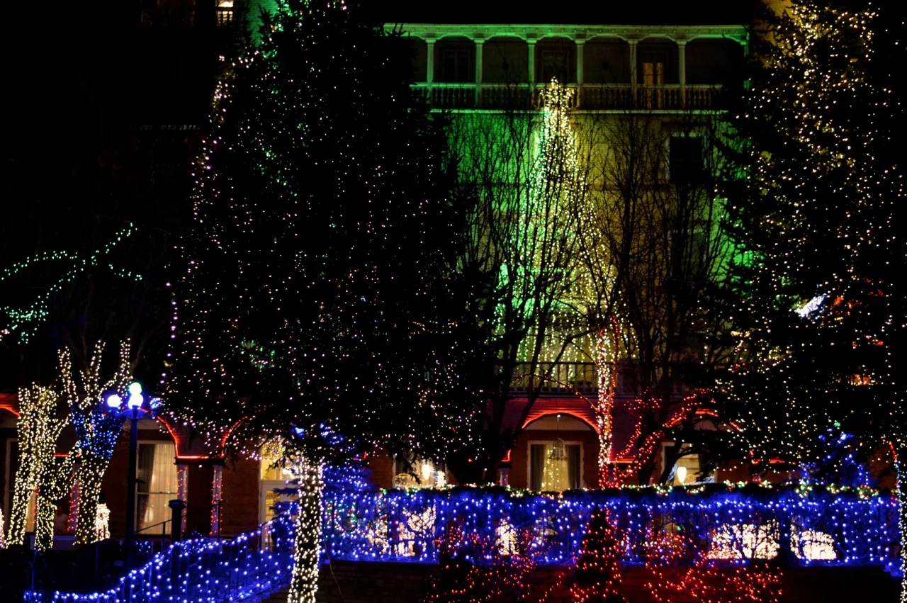 Colorado Hotel Glenwood Springs at Christmastime 35.jpg