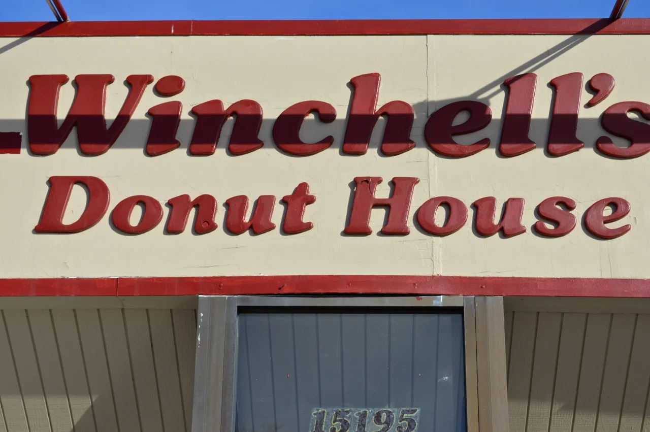 Winchells Donut Aurora 3.jpg