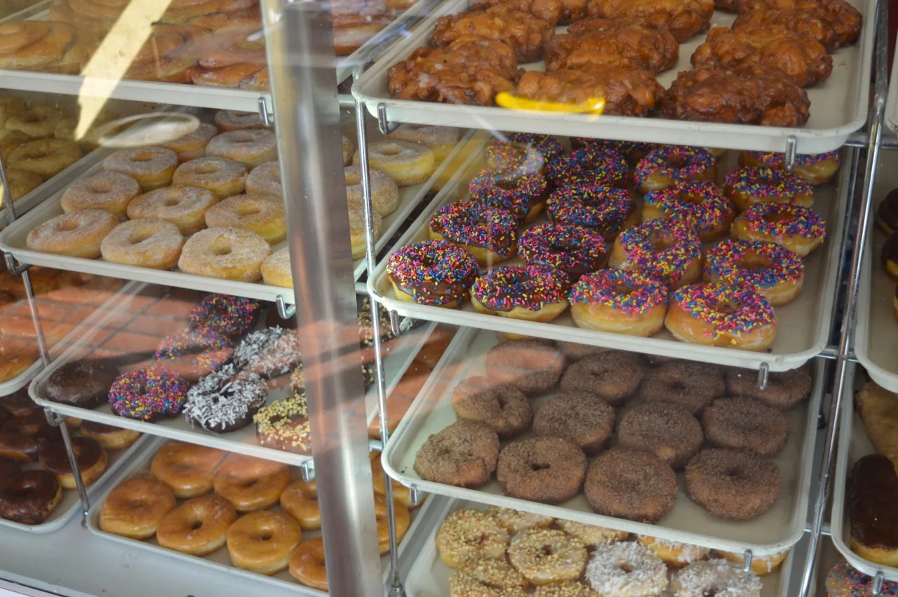 Winchells Donut Aurora 7.jpg