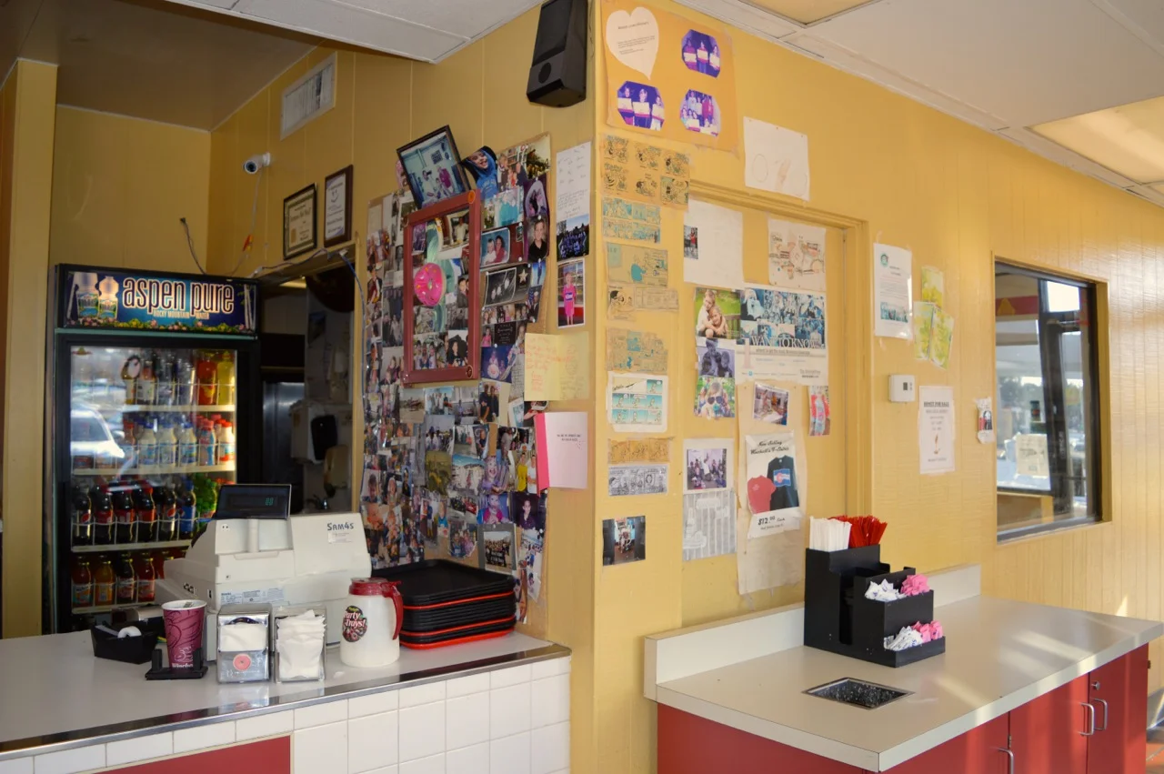 Winchells Donut Aurora 10.jpg