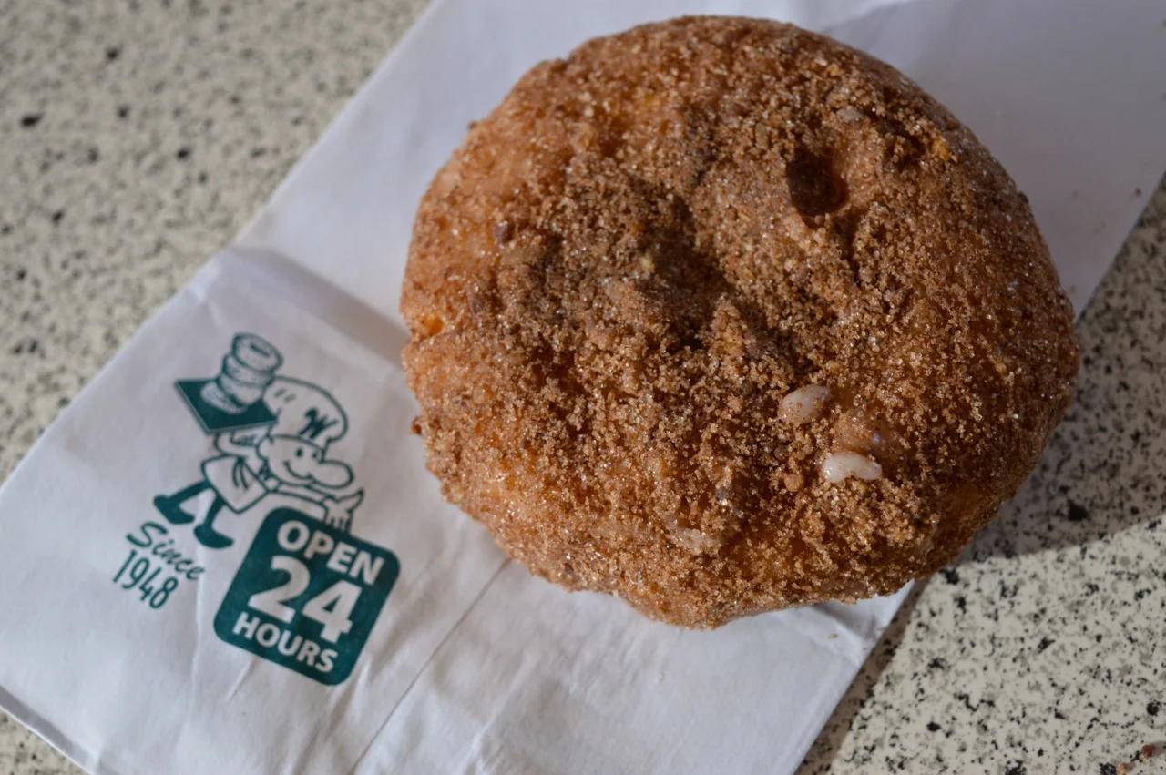 Winchells Donut Aurora 11.jpg