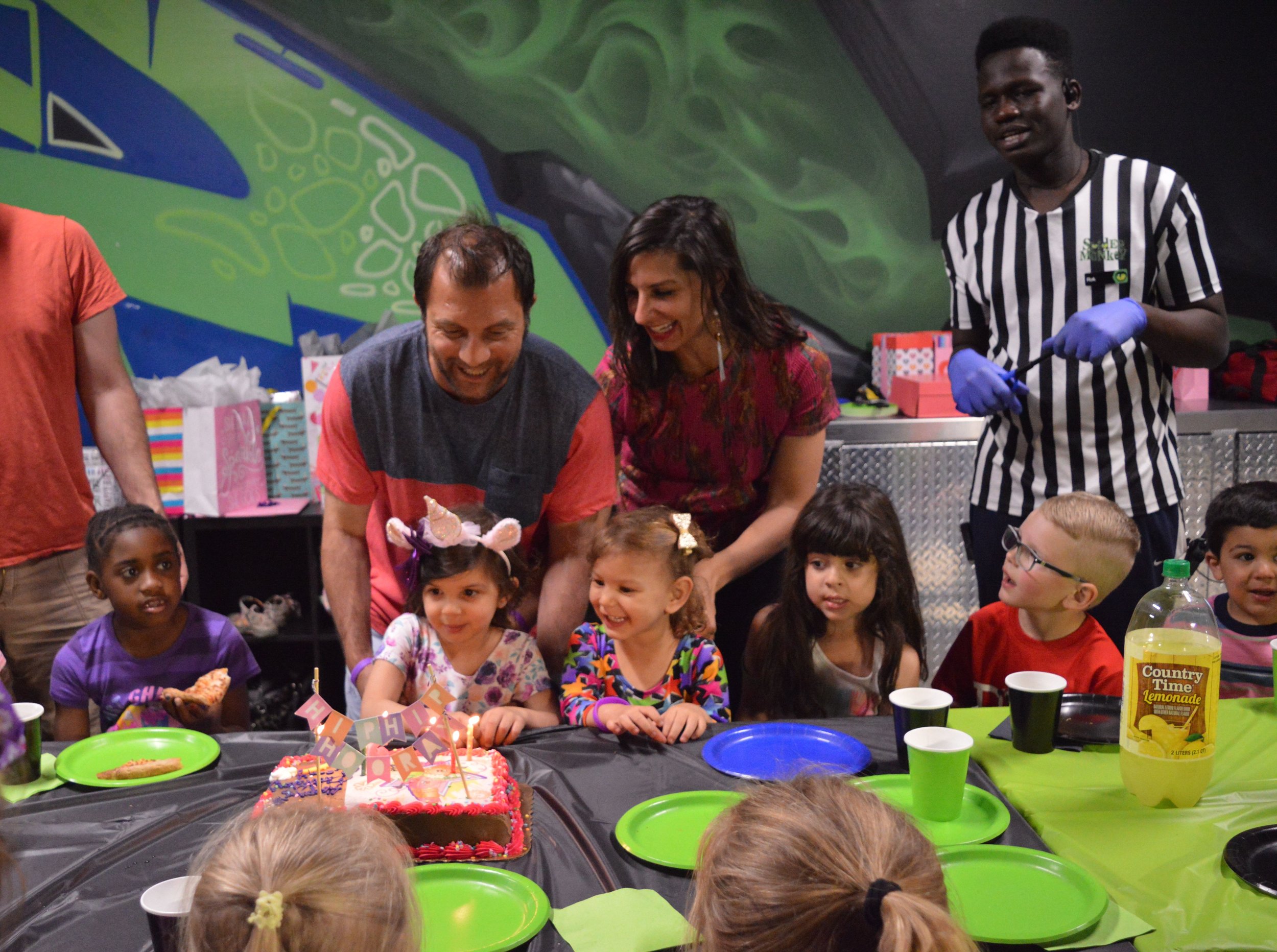 Spider Monkey Birthday Cake 4.jpg