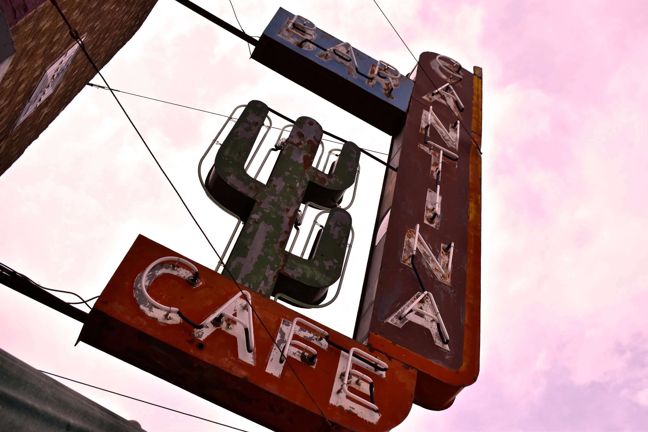 El Chapultepec Sign.jpg