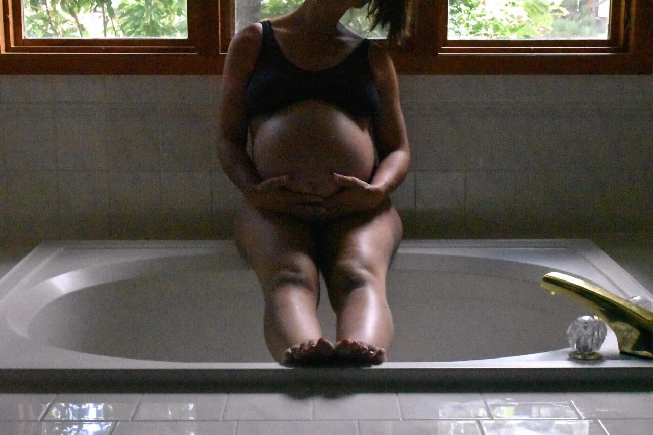 35 weeks pregnant with twins 9.jpg