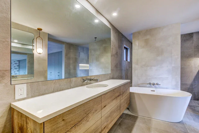 Custom En-Suite 3.jpg