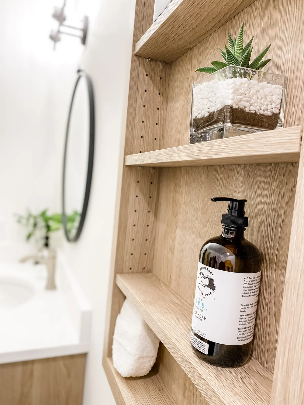 Main-Bath-Additonal-Storage.jpg