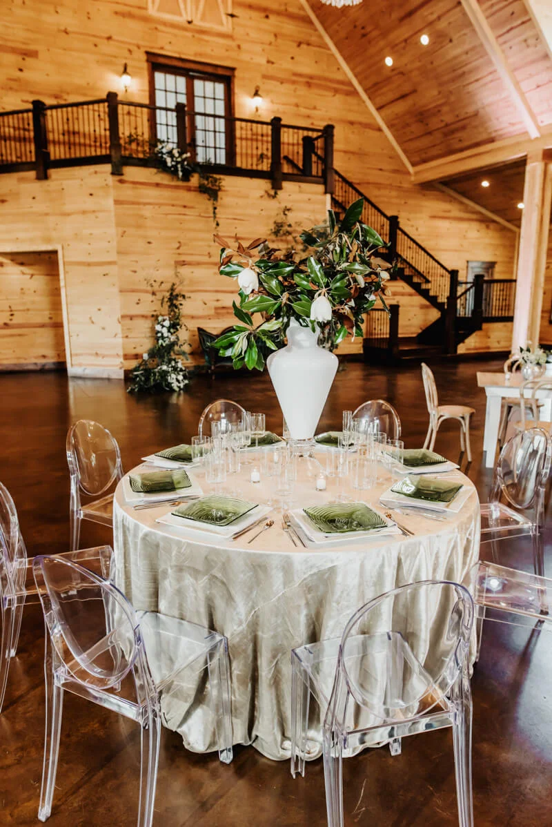 sophisticated-barn-wedding-shoot-7.jpg