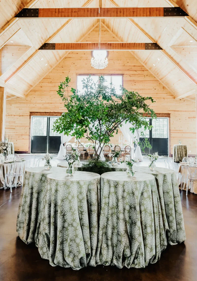 sophisticated-barn-wedding-shoot-8.jpg