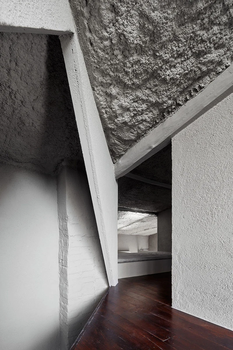 archaic_Guerra_Barcelo_HouseInSantFeliu_10.jpg