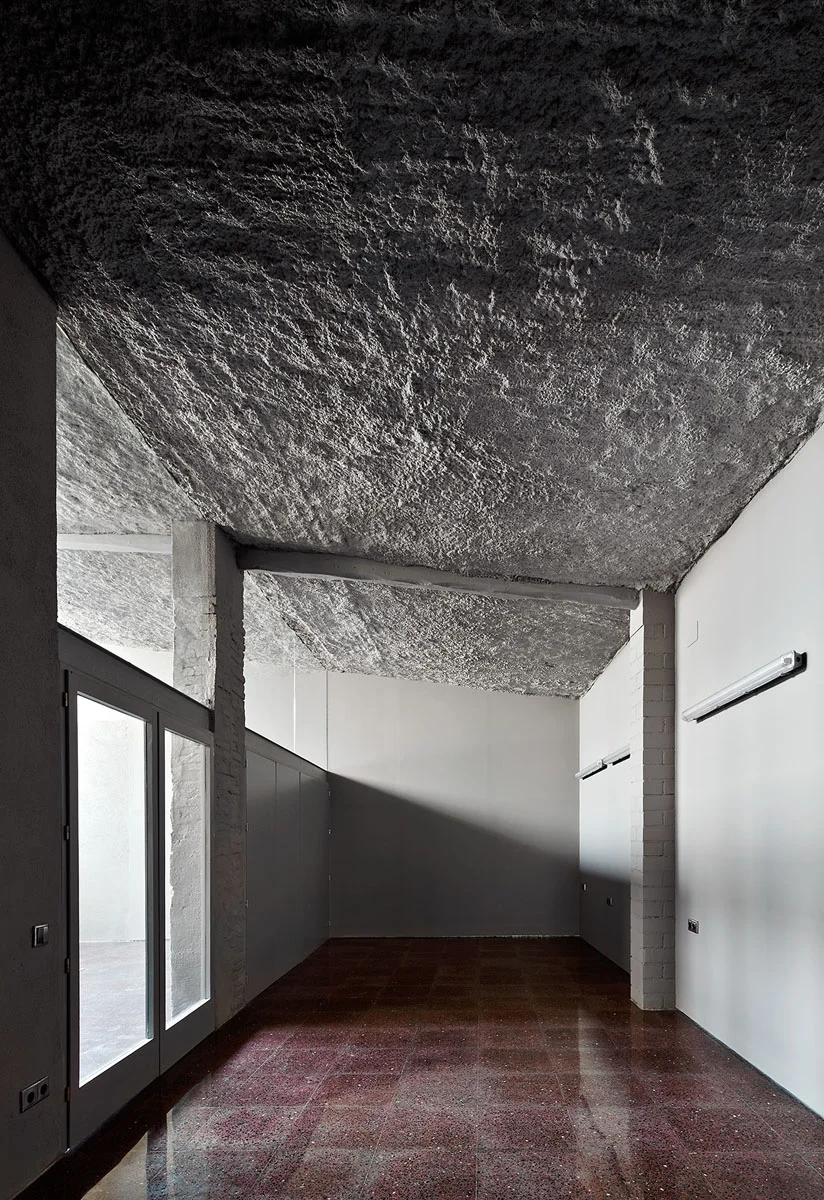 archaic_Guerra_Barcelo_HouseInSantFeliu_9.jpg