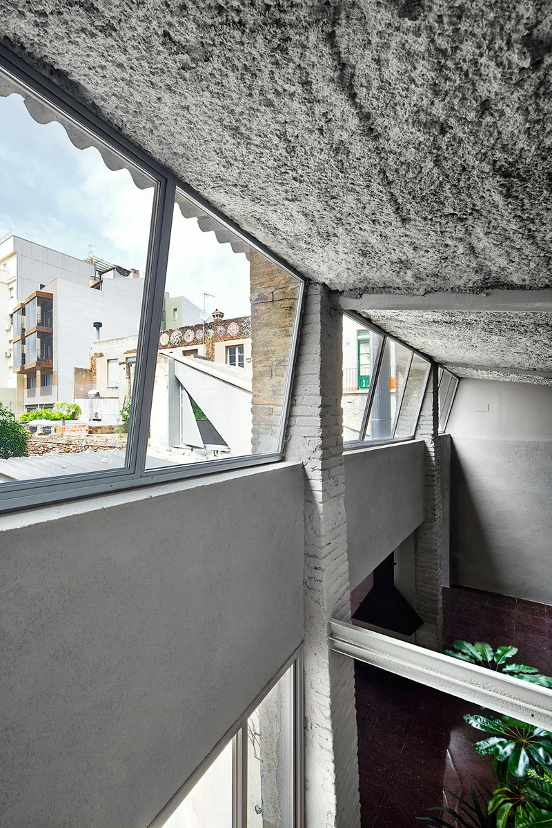 archaic_Guerra_Barcelo_HouseInSantFeliu_11.jpg