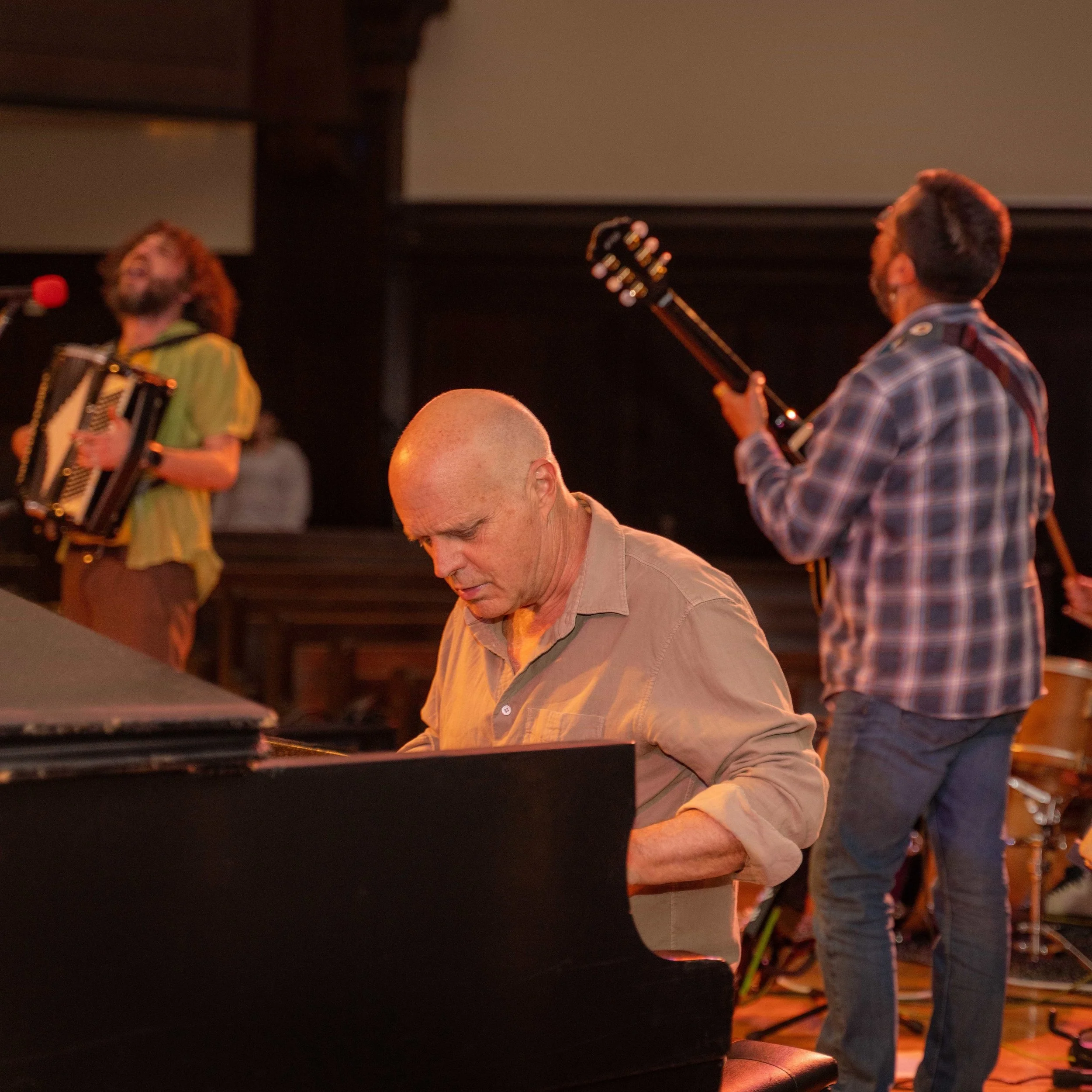 John Medeski + Los Abstraccioneros + 100 people who showed up for the rainforest = a night none of us will forget. ✨🌿 

Thank you to everyone who made our first ever Camino Verde benefit concert so magical.

--

John Medeski + Los Abstraccioneros + 