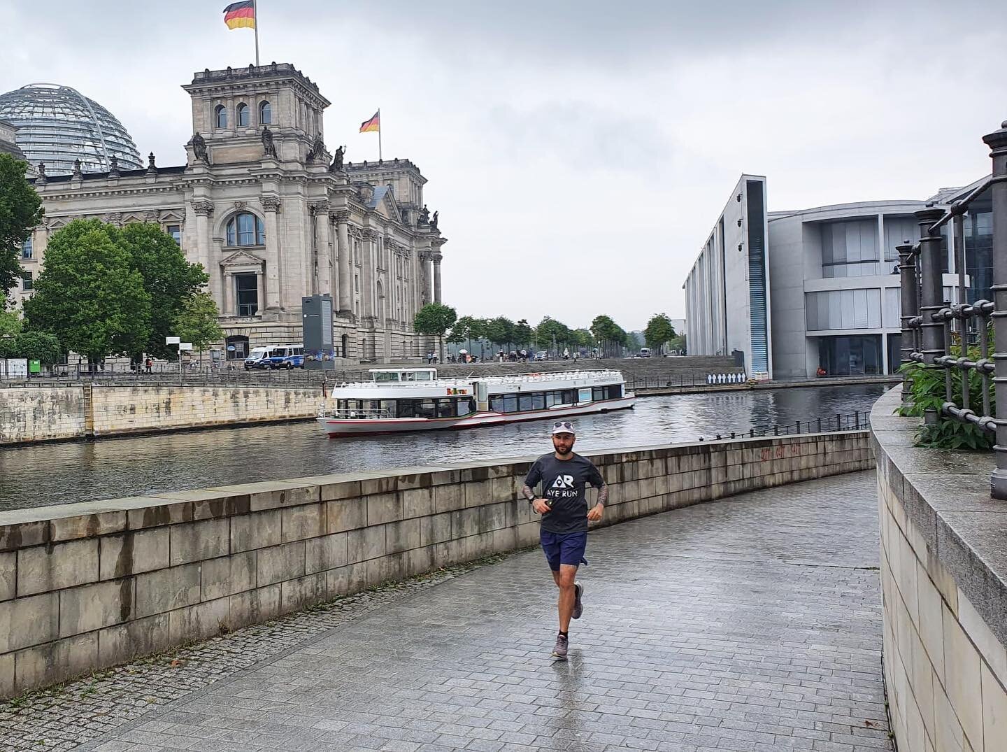 A quick 48 hours in Berlin, and one of the highlights was running with Mike&rsquo;s SightRunning Tours! 🇩🇪

Getting the local knowledge and insight from someone who was at the Berlin Wall in 1989 was fascinating, &amp; highly recommended