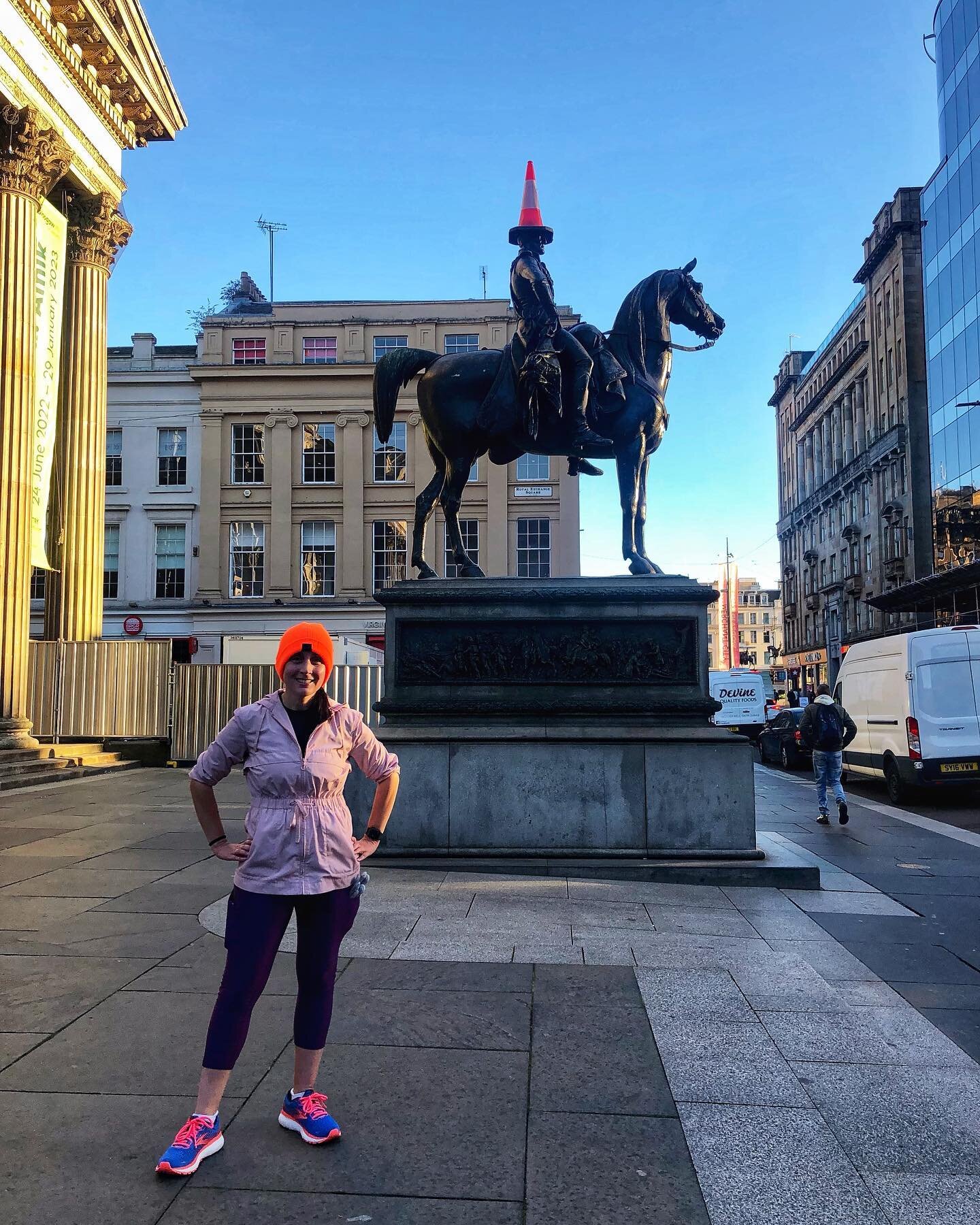 Brisk weather and a brisk pace on our run tour this morning with Jackie from Chicago 🇺🇸🥶