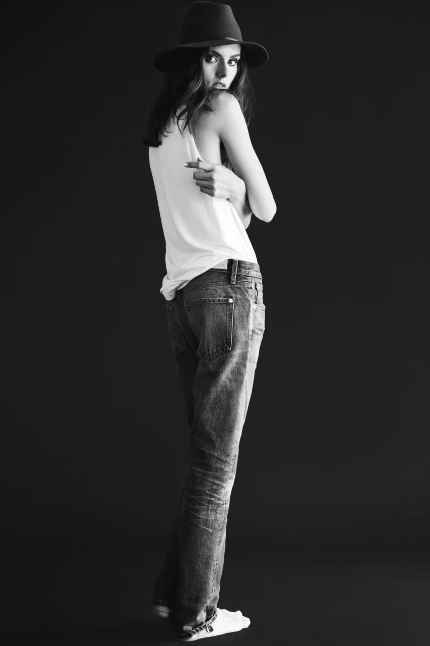 BALDWIN-MuscleTeeWhite-CharlieMemphis-LOOKBOOK2911.jpg