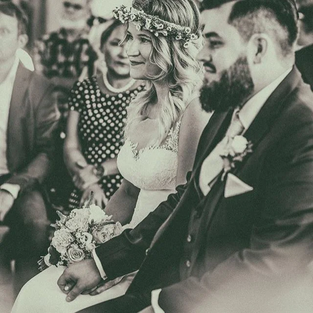 &ldquo;The most beautiful words of love are told in silence for a look&rdquo; (Leonardo da Vinci) 
Breathtaking photography @claudia_gerhard 
#inlovewithmycouples #traudichfrei #freietrauung #einzigartigemomente #nothingbeatsblackandwhite