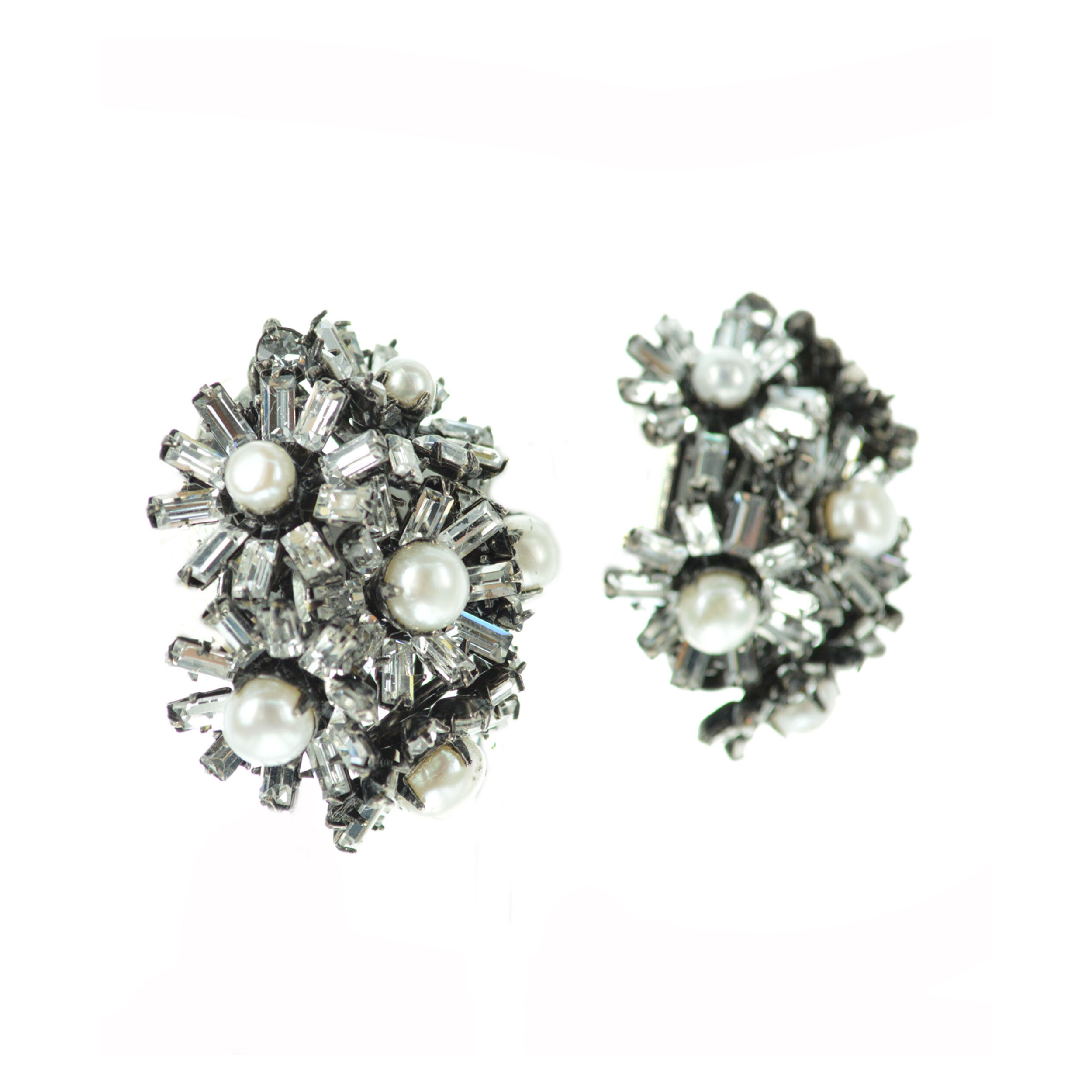 clip-flower-stud-evening-earrings-iradj-moini-statement-jewelry-costume-crystal-Swarovski-pearl-platinum