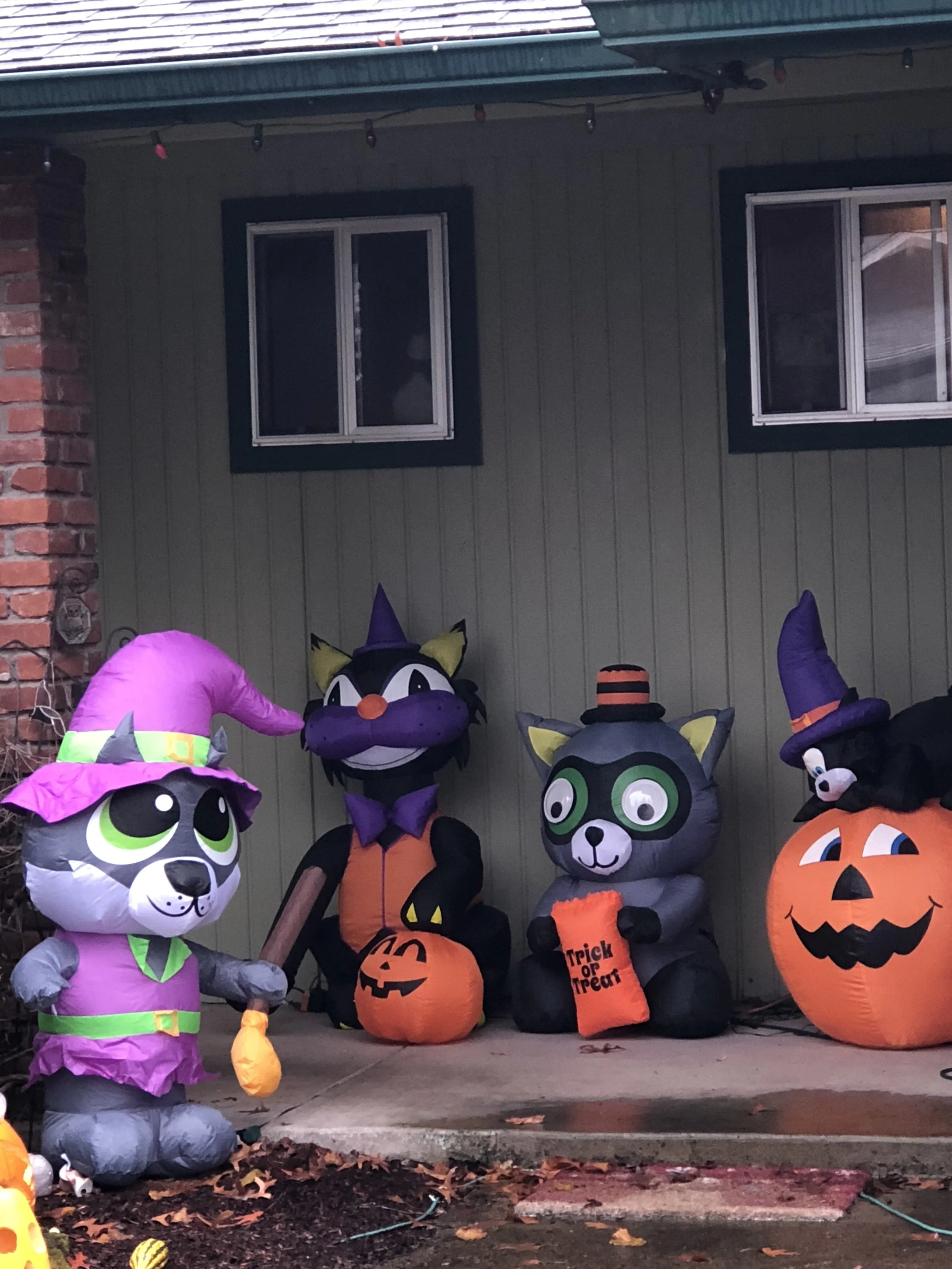 AWHEHEWATS-(Halloween)