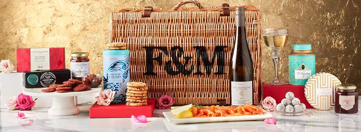 2194559-The-Valentine's-Night-Hamper_Desktop.jpg