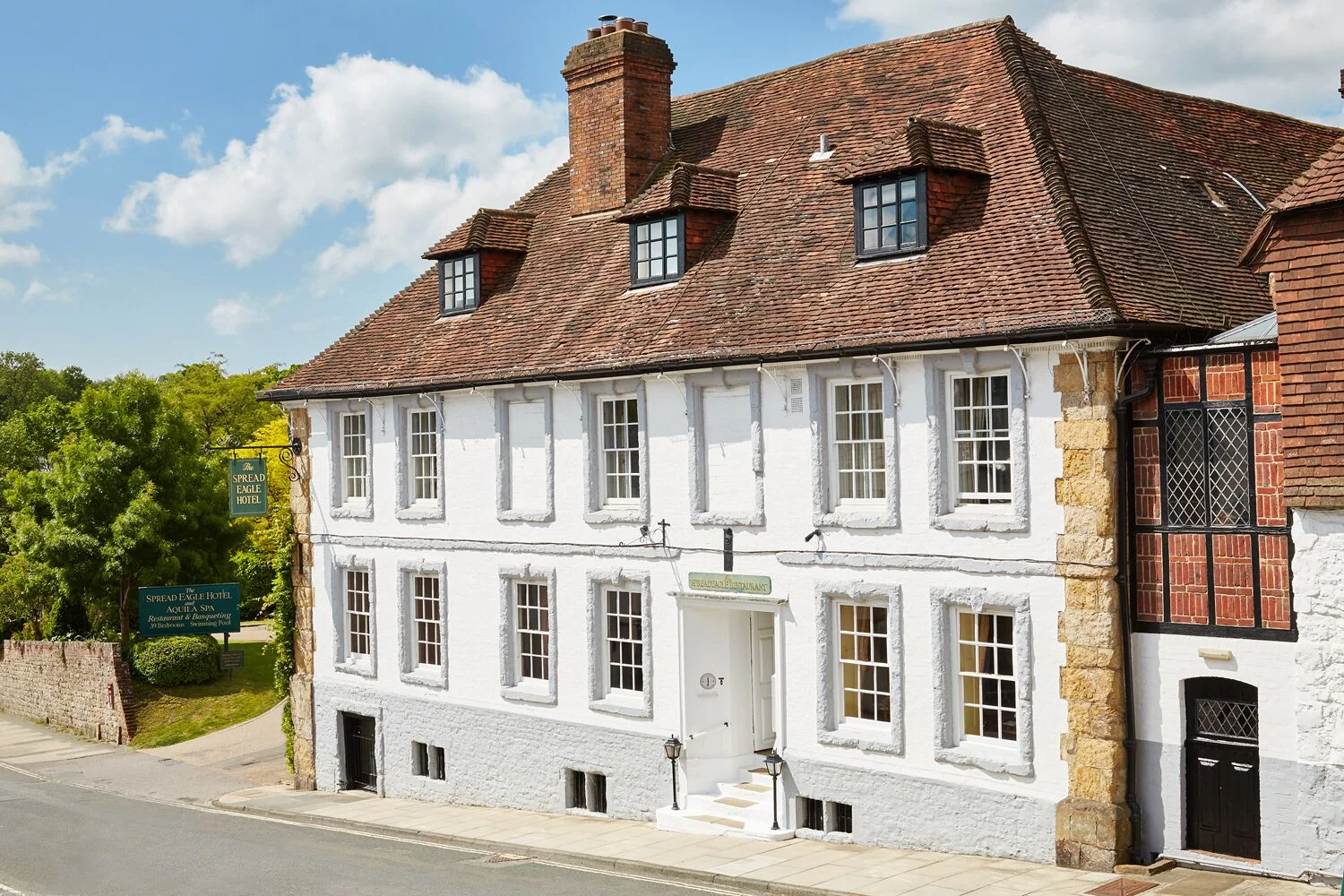 The front exterior of The Spread Eagle, Midhurst