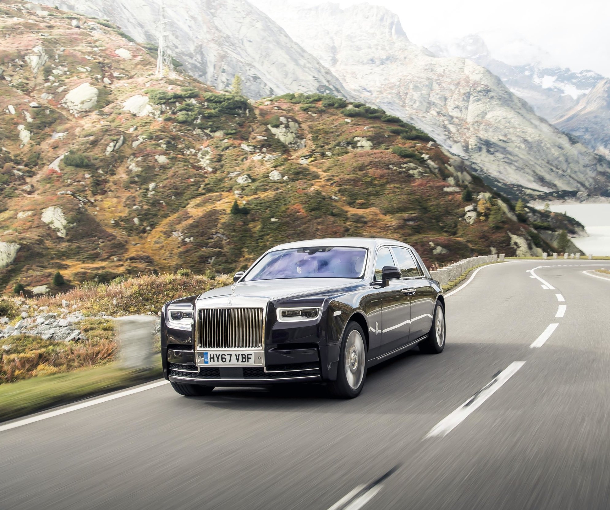 ROLLS-ROYCE PHANTOM ADDS TO TROPHY CABINET WITH ‘FIVE-STAR CAR’ AWARD ...