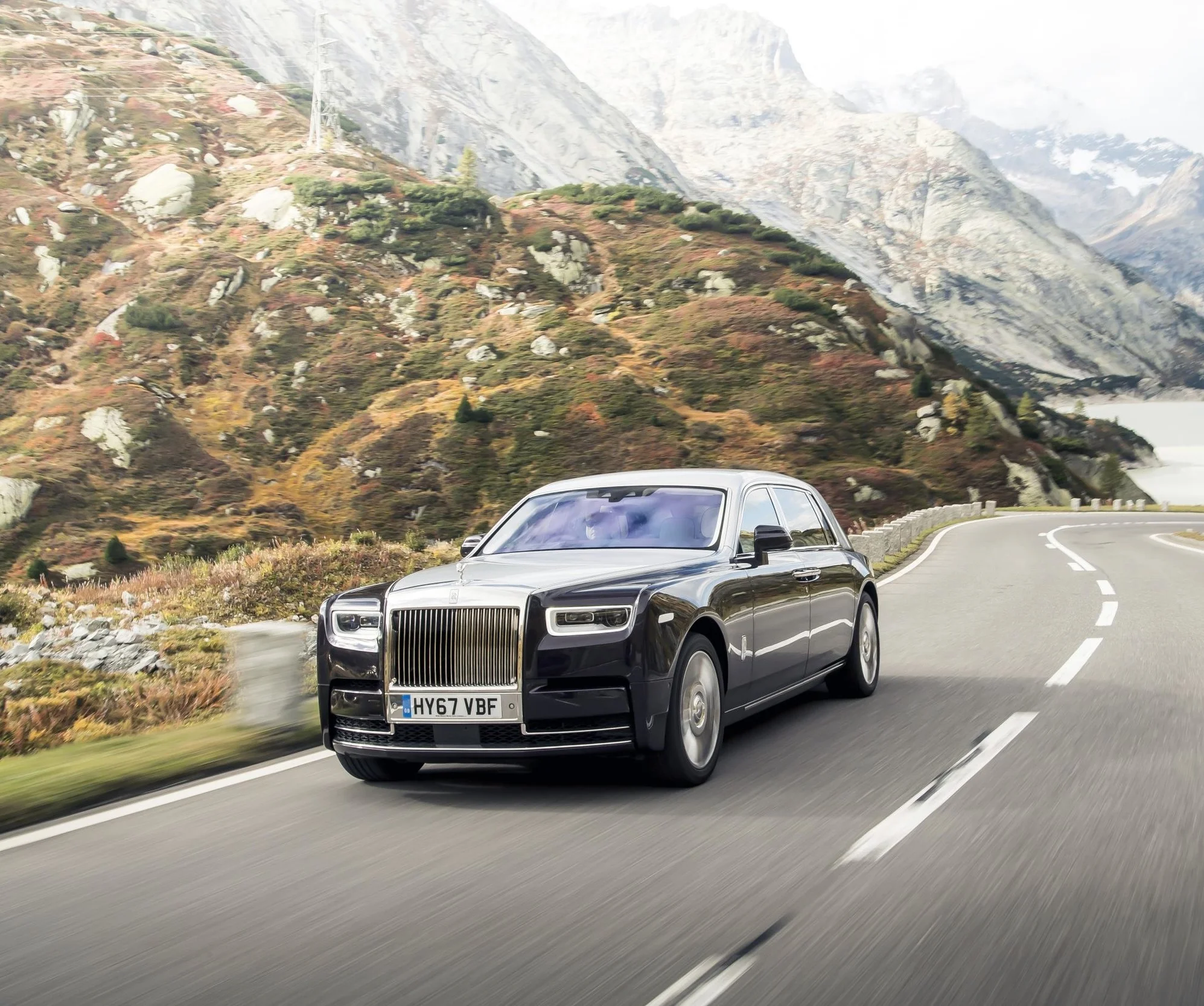 ROLLS-ROYCE PHANTOM ADDS TO TROPHY CABINET WITH ‘FIVE-STAR CAR’ AWARD