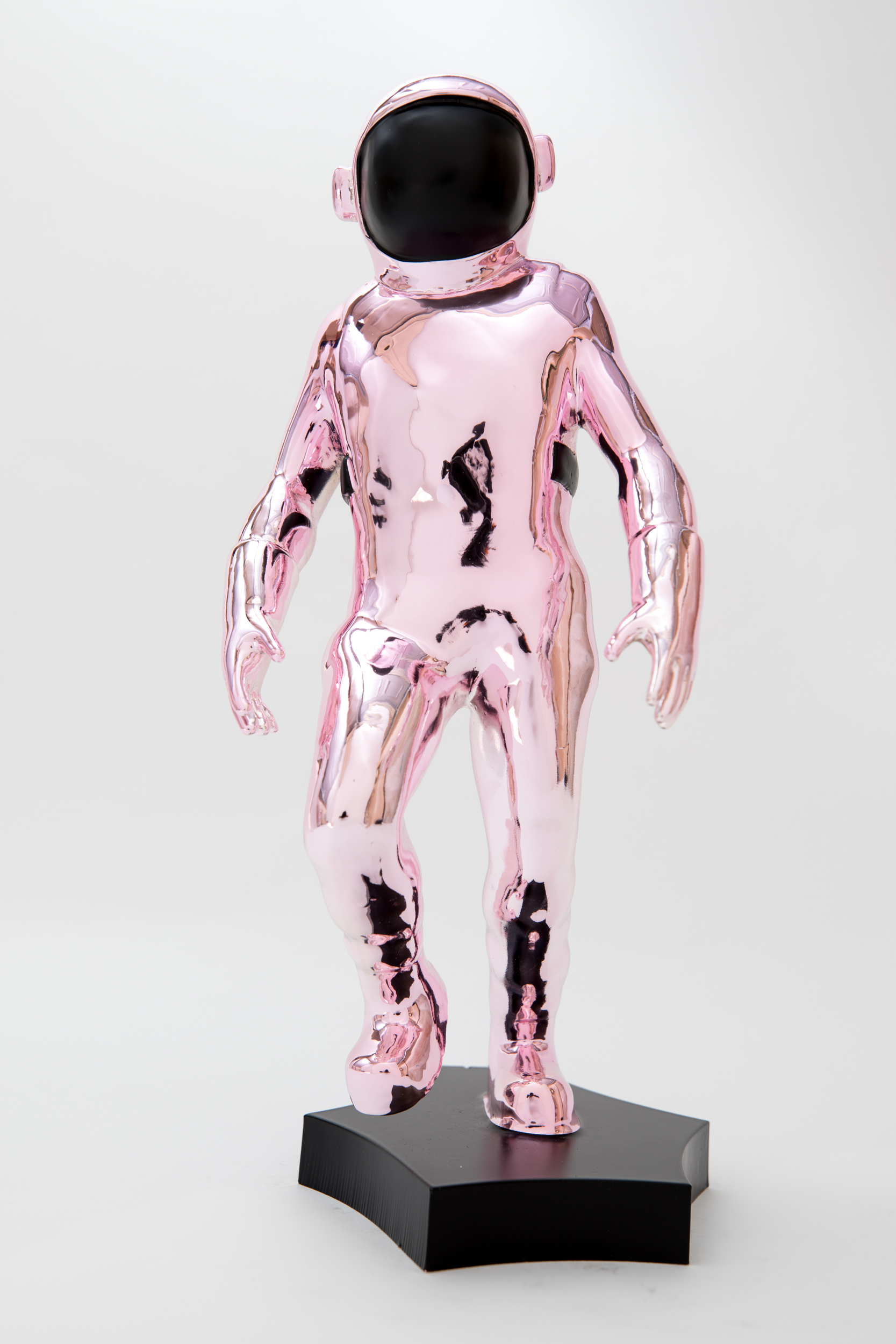 BRENDAN MURPHY PRESENTS 'RUSH OF BLOOD TO THE HEAD' AT MADDOX GALLERY