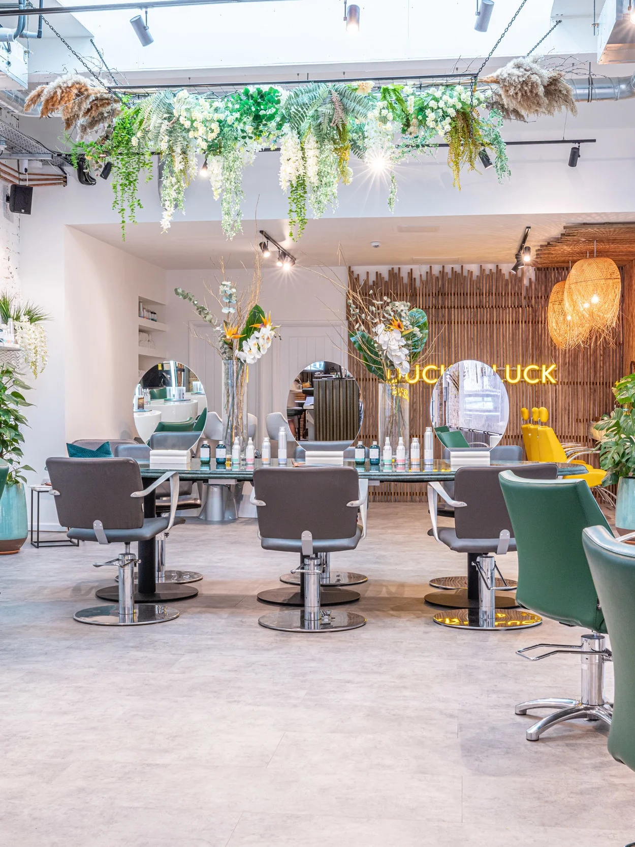 BLOW DRIES &amp; UPDOS: CELEBRATE 5 YEARS OF DUCK &amp; DRY THIS WEEK