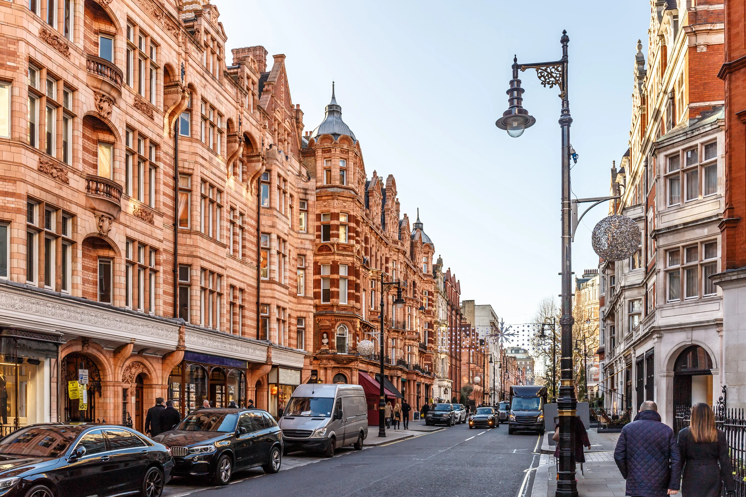 10 QUESTIONS WITH ALEX CASAKI, HEAD OF LONDON DESK AT CORE UAE