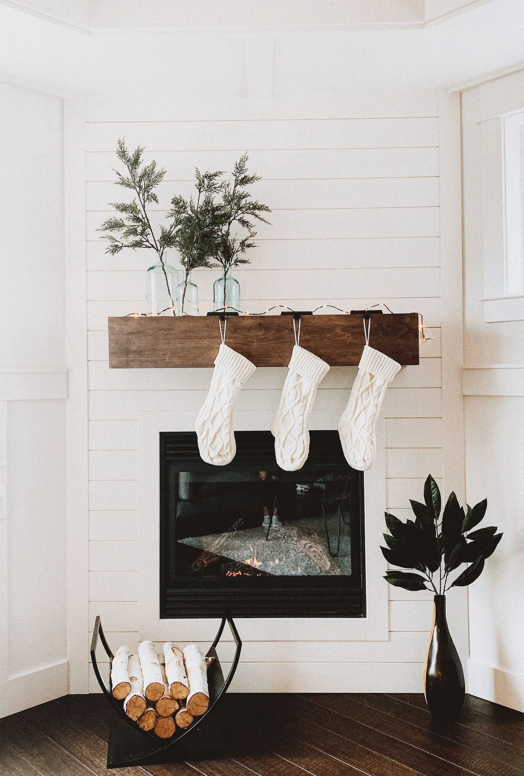 CHRISTMAS IS COMING: 7 BEAUTIFUL CHRISTMAS STOCKING FILLERS