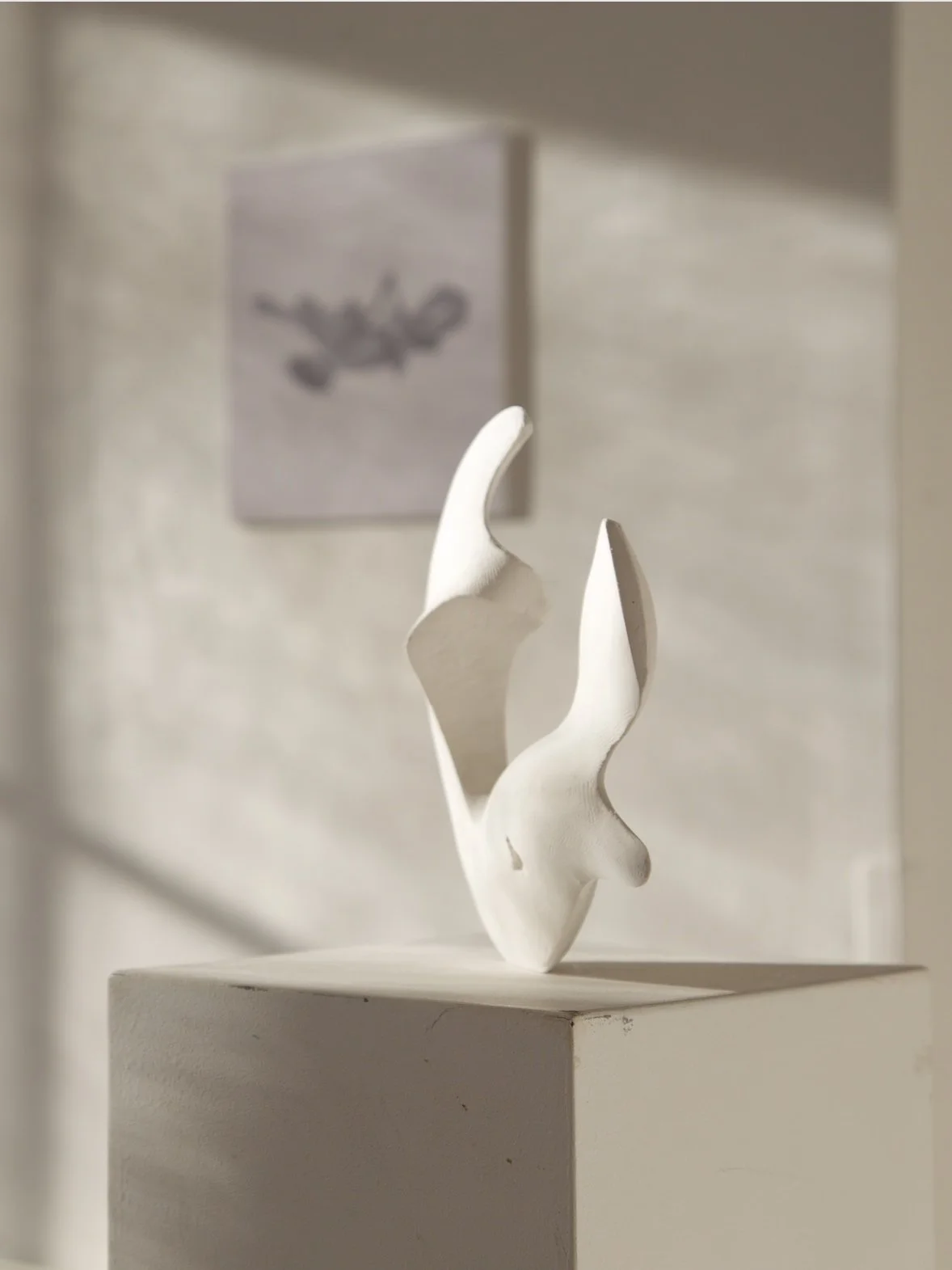 10 QS WITH LYDIA SMITH, SCULPTURE SHOWCASING AT THE NFT GALLERY