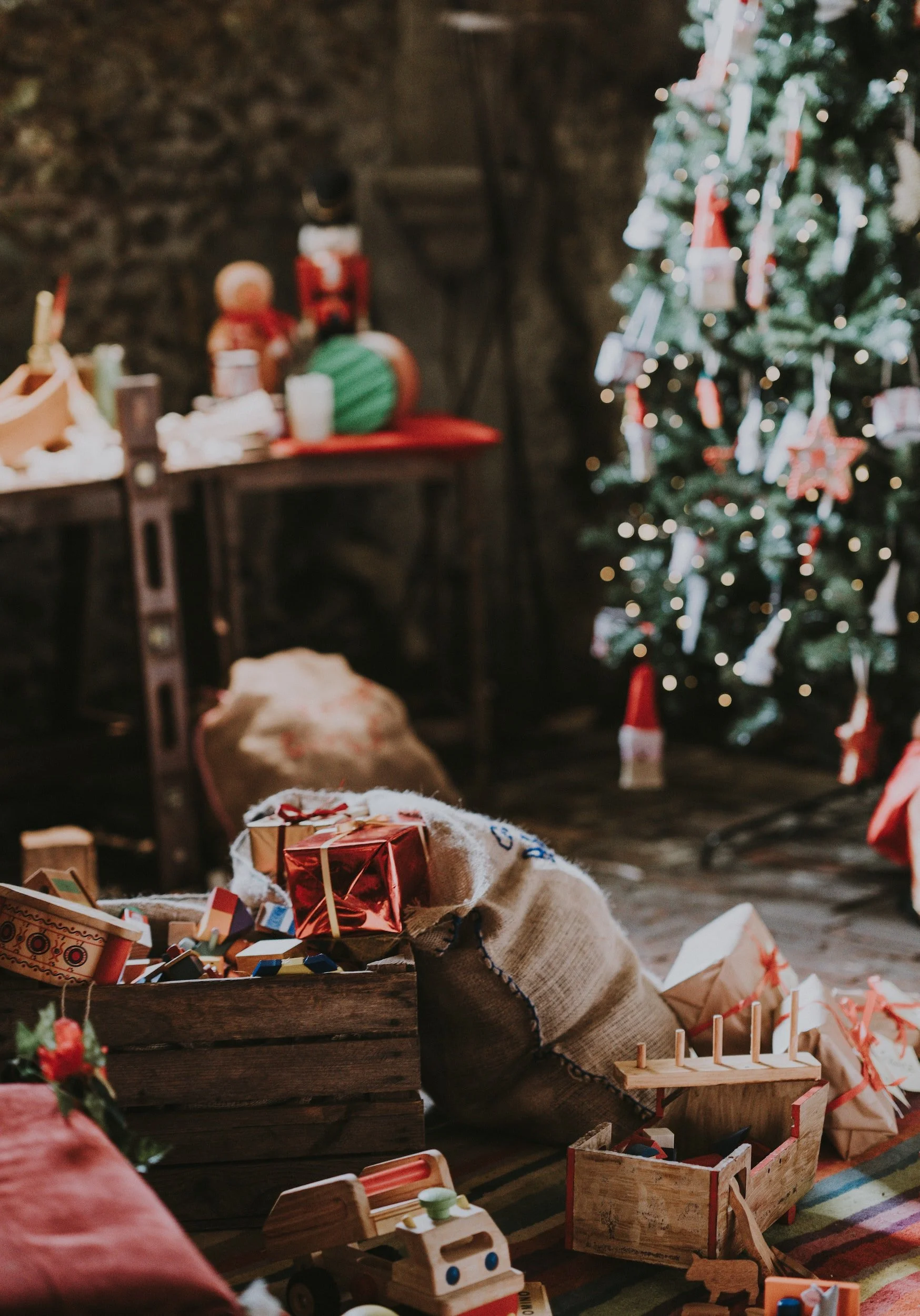 EDUCATIONAL TOYS TO KEEP CHILDREN ENTERTAINED | THE MAYFAIR MUSINGS EDIT