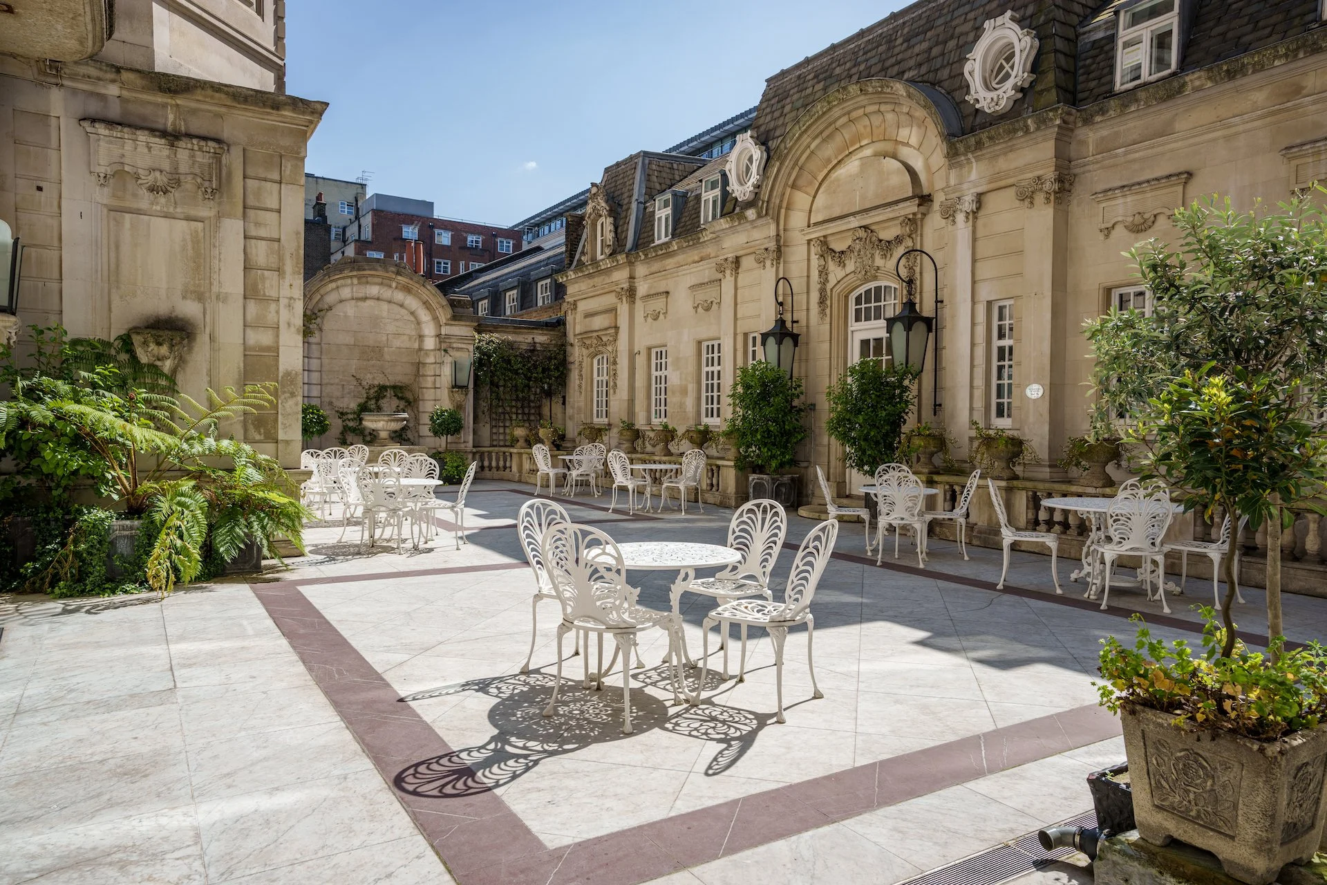 DARTMOUTH HOUSE ON CHARLES STREET LAUNCHES NEW MEMBERSHIP
