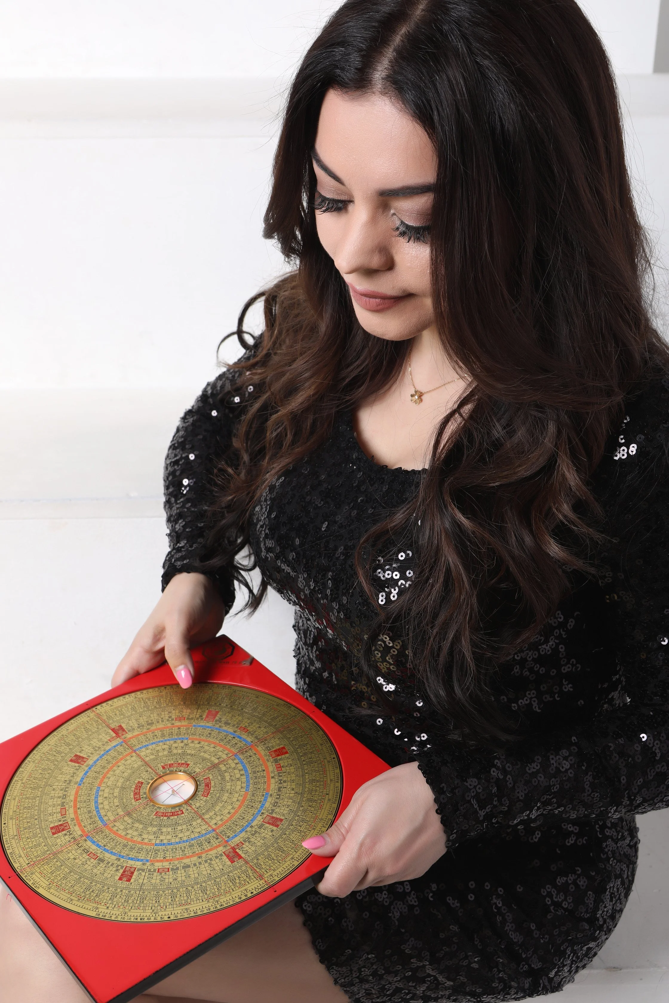 10 QUESTIONS WITH PRIYA SHER, A TALENTED, LONDON-BASED FENG SHUI CONSULTANT