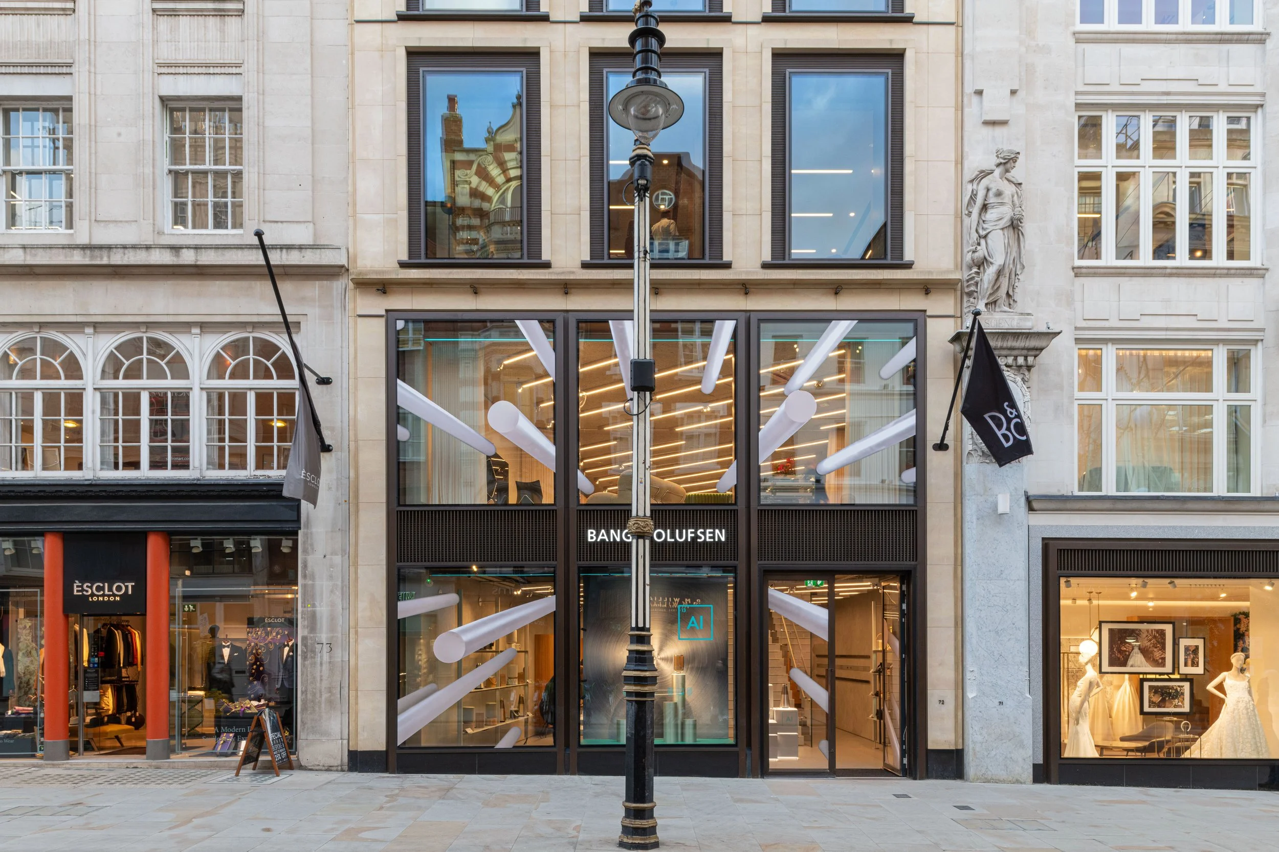 BANG &amp; OLUFSEN MUSIC PERFORMANCES IN NEW BOND STREET FLAGSHIP STORE