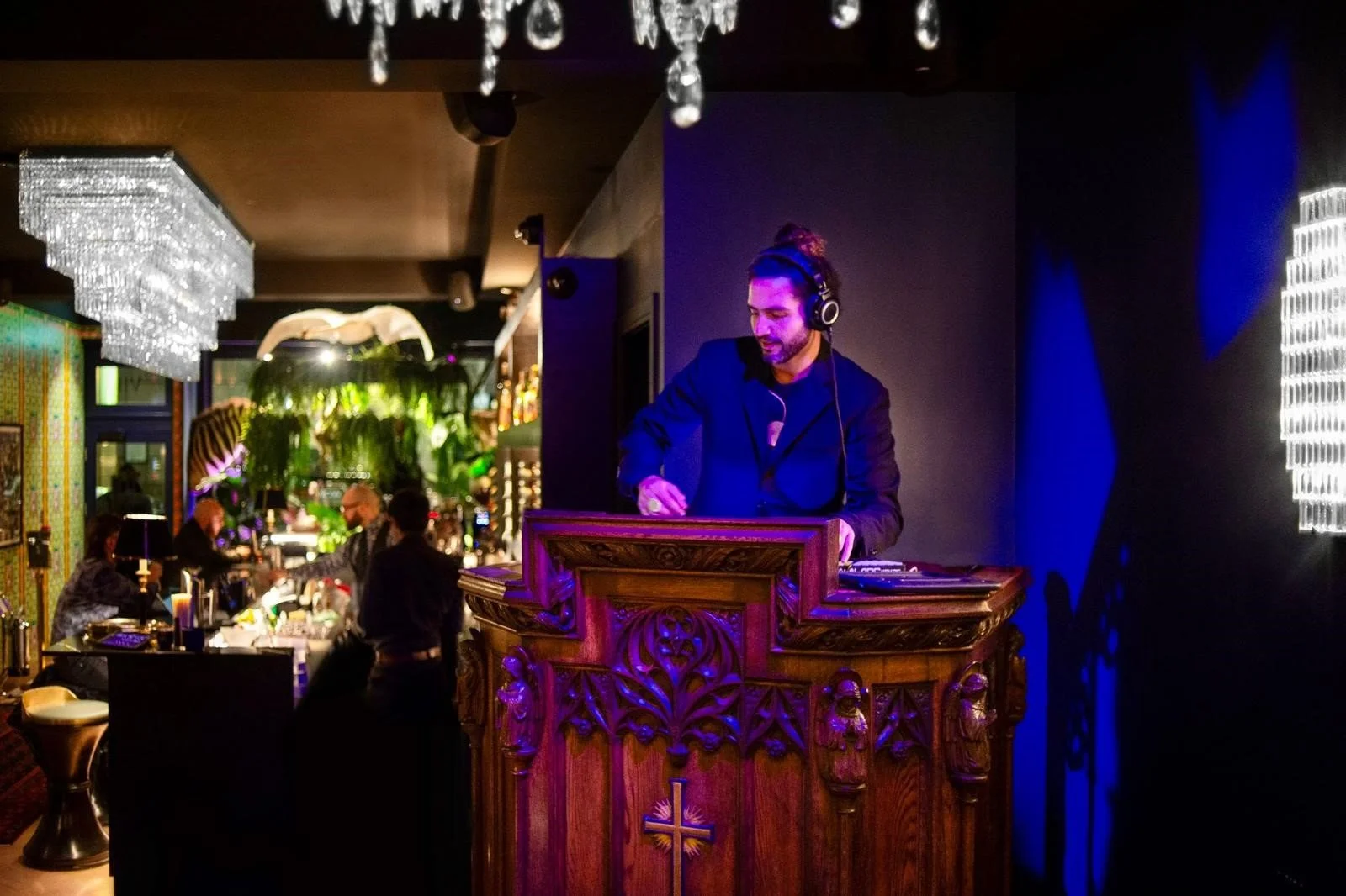 Hux DJ.jpg