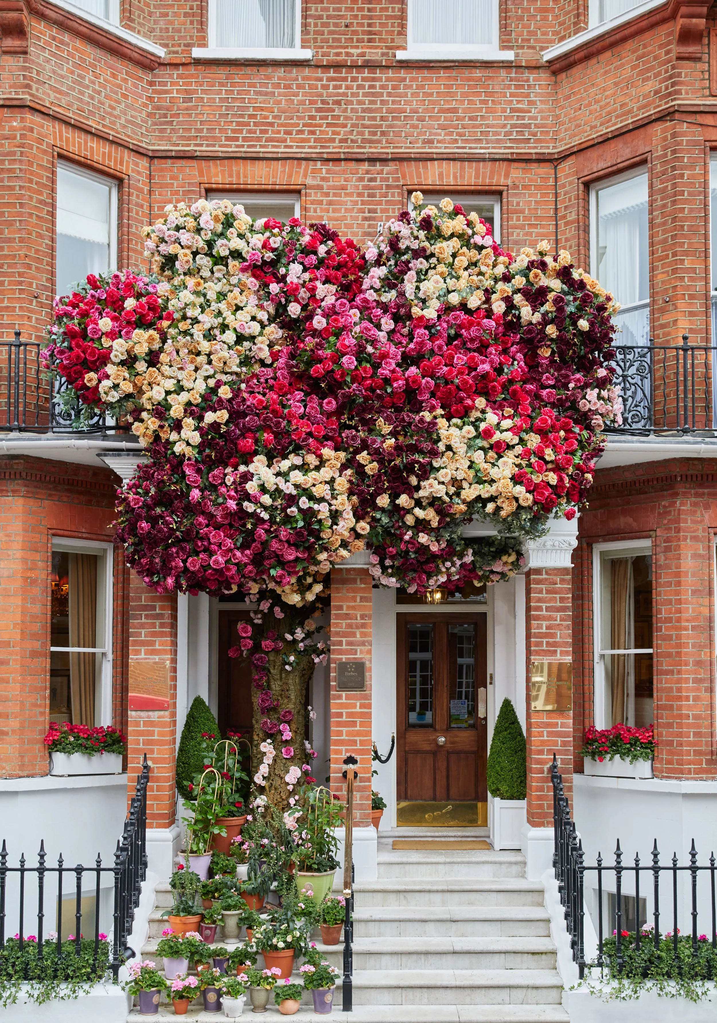 AFTERNOON TEA AT THE EGERTON HOUSE HOTEL IN THE HEART OF KNIGHTSBRIDGE