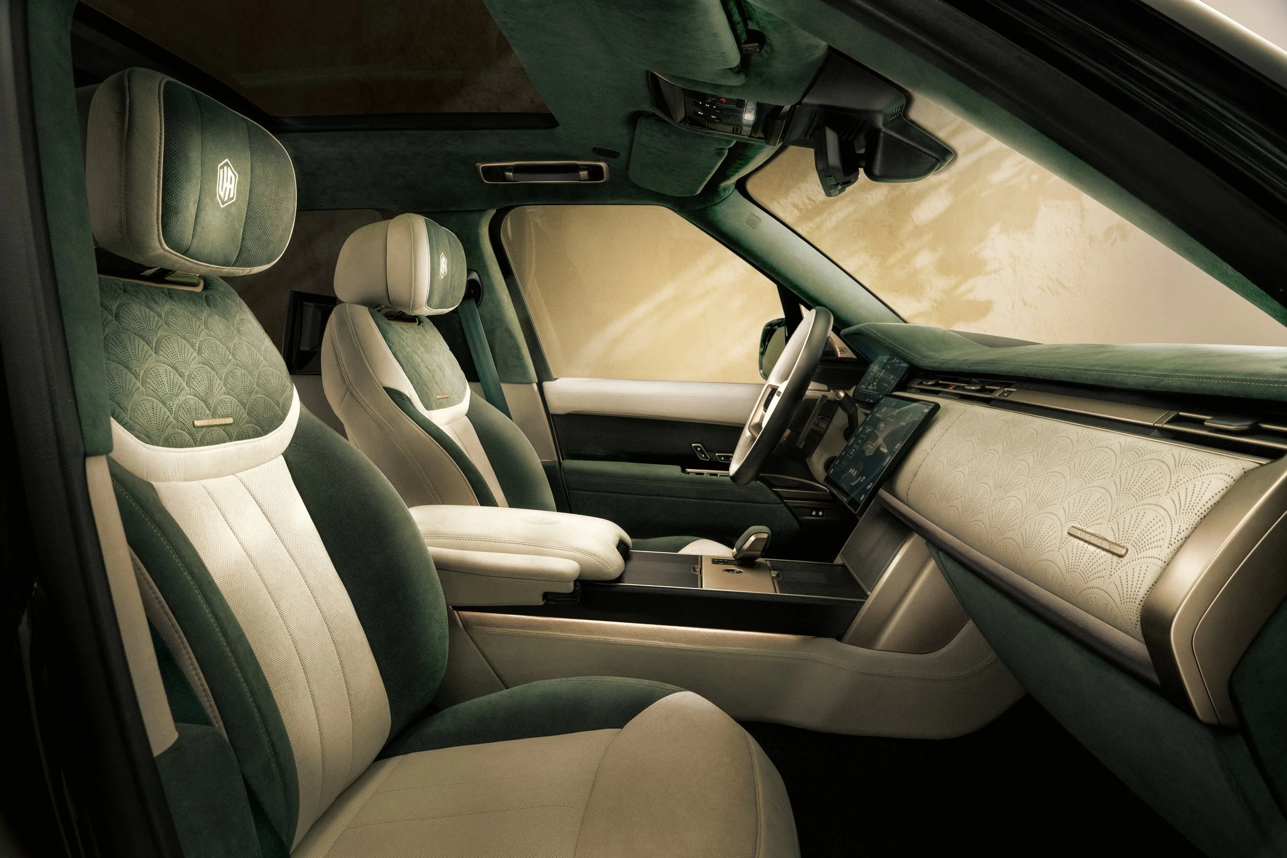 Urban Automotive x Visionnaire Range Rover Widetrack Interior 01.jpg