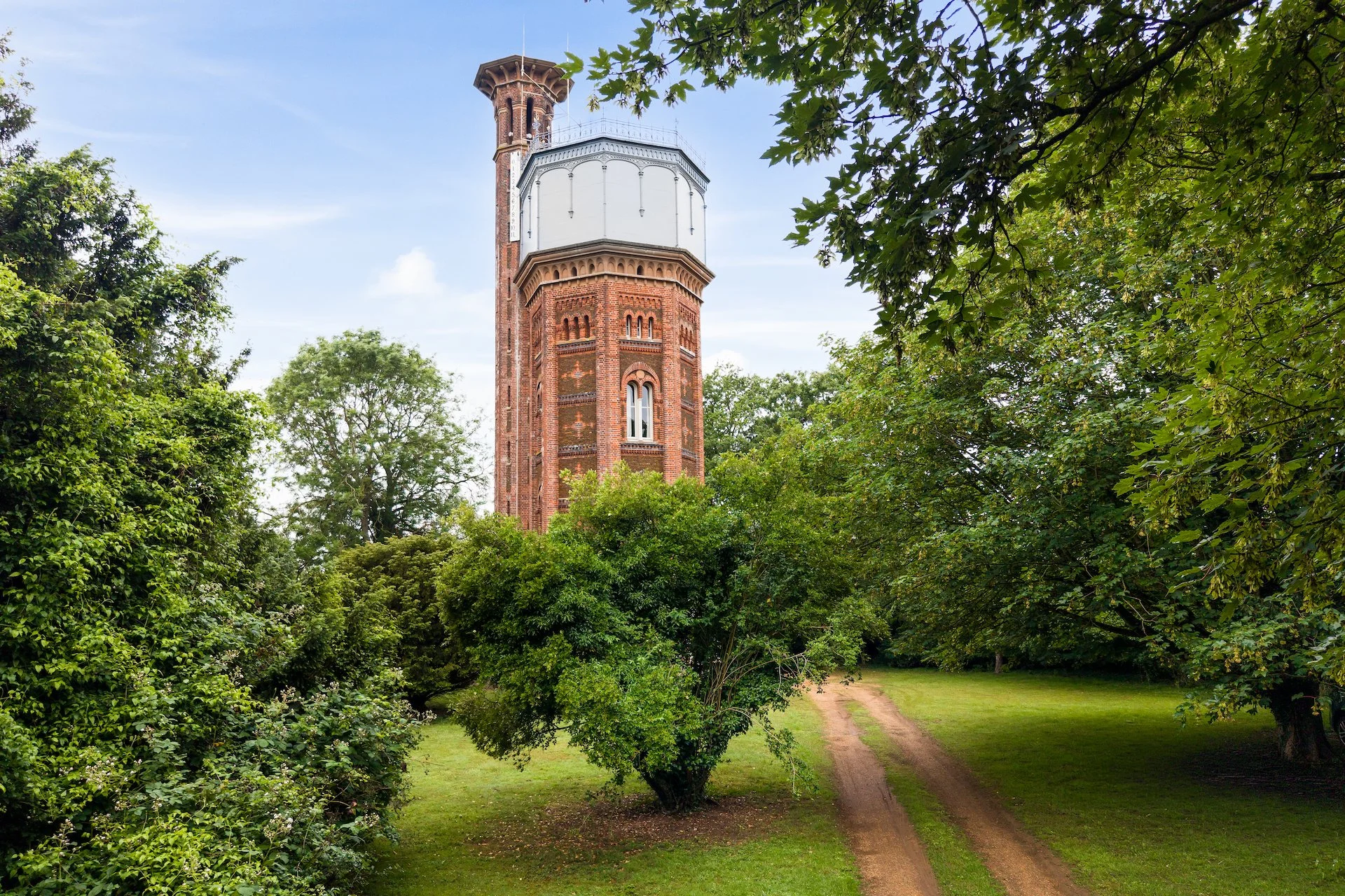 The-Water-Tower-Sandringham-Olivers-Travels-08.jpg