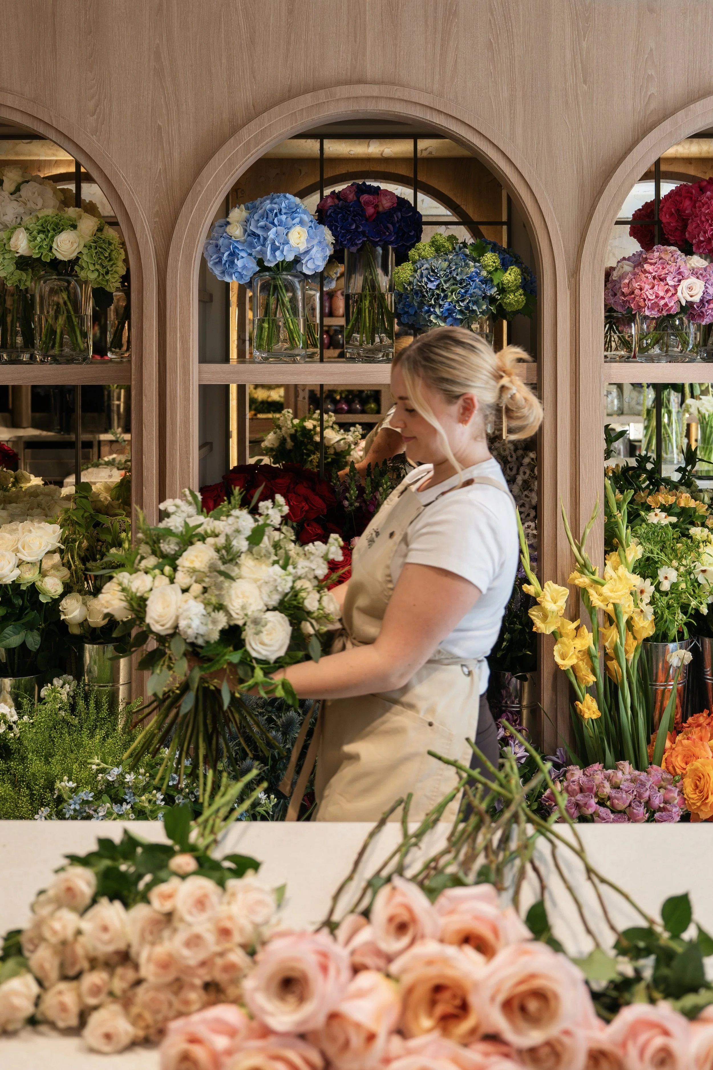 CLARIDGE’S FLOWERS BRINGS THE HOTEL’S SIGNATURE FLORAL MAGIC TO BROOKS MEWS
