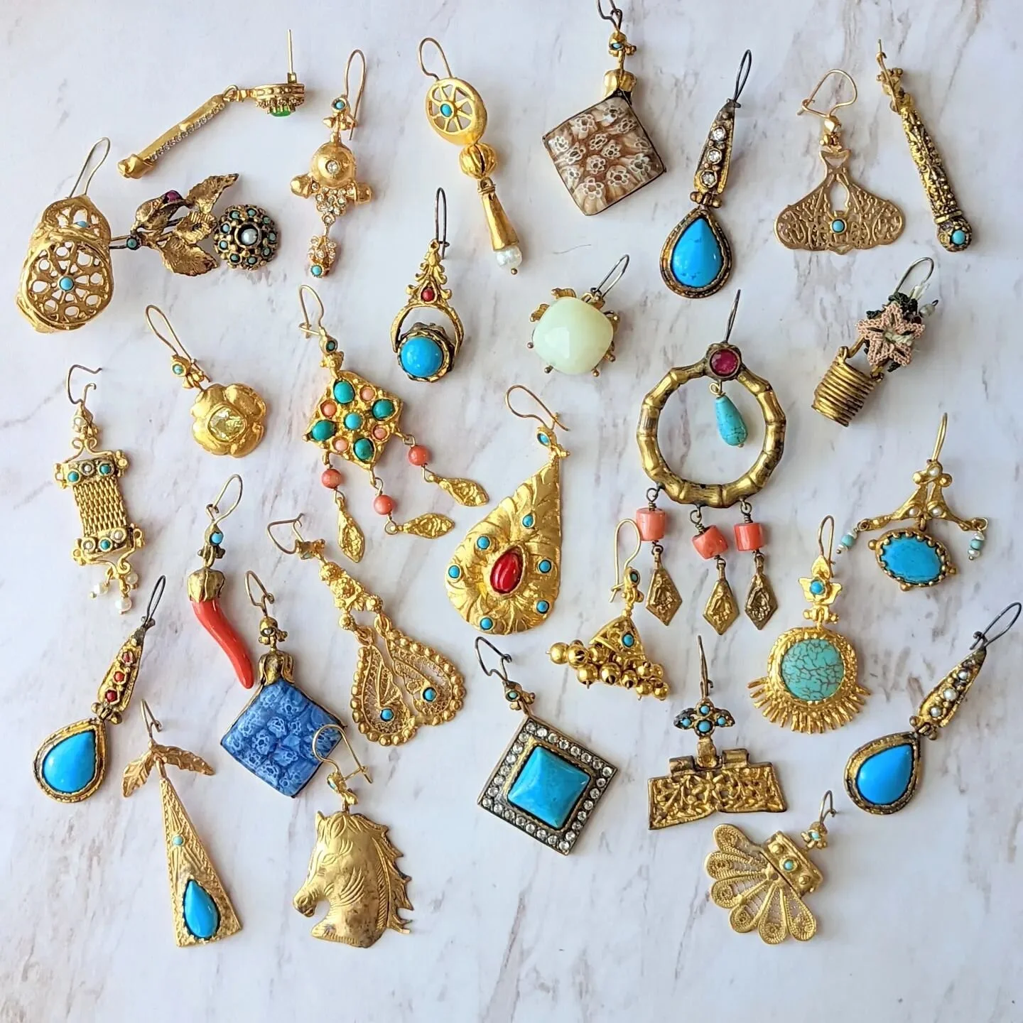 ‼️The once in a lifetime sale on the website is continuing through this week! These babies (swipe left for the silver pairs) are all there's left from the sale earrings, so grab yours by Friday!
So you might be asking why no sales and what's going o